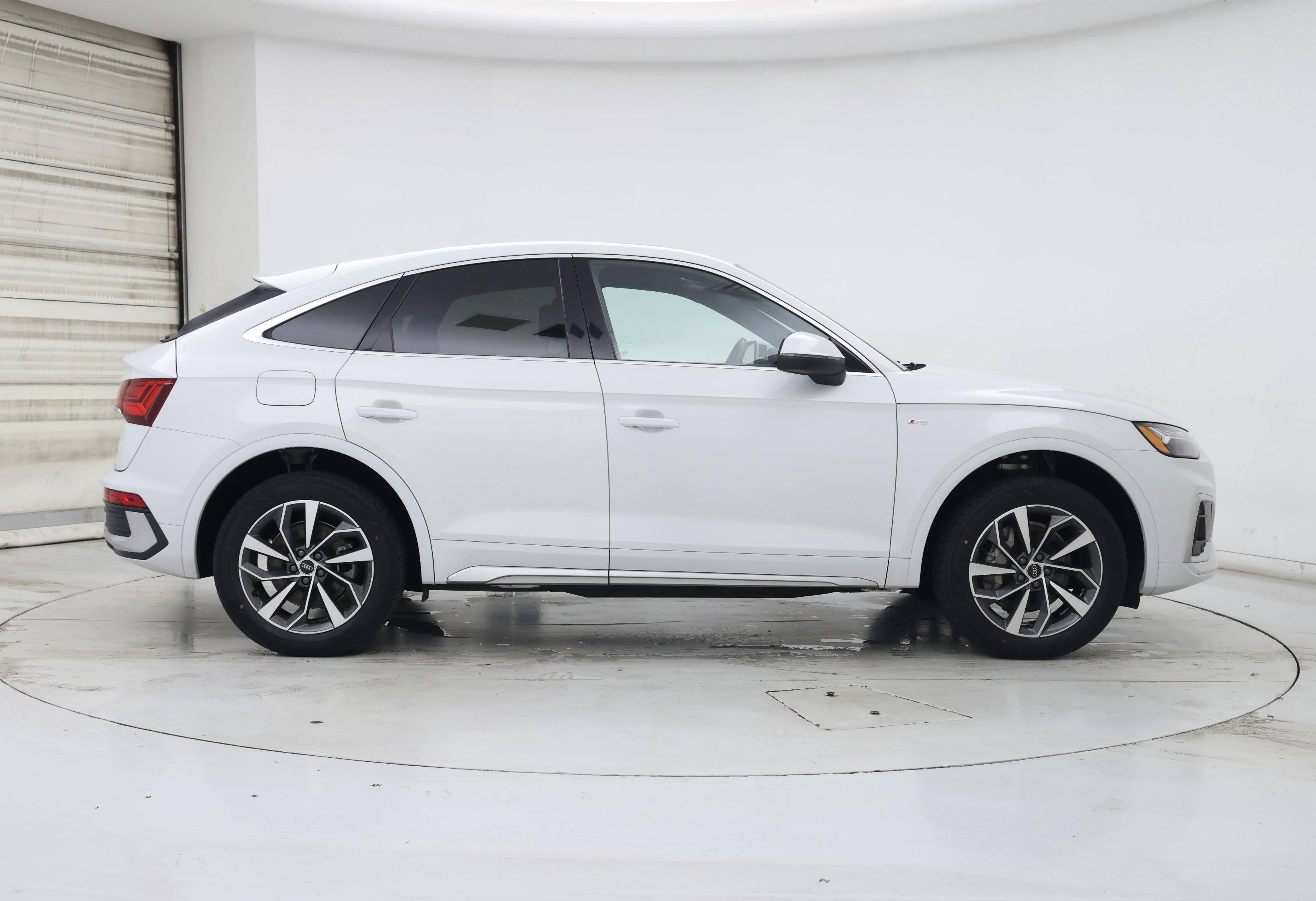 Thumbnail: 2023 Audi Q5 - 7