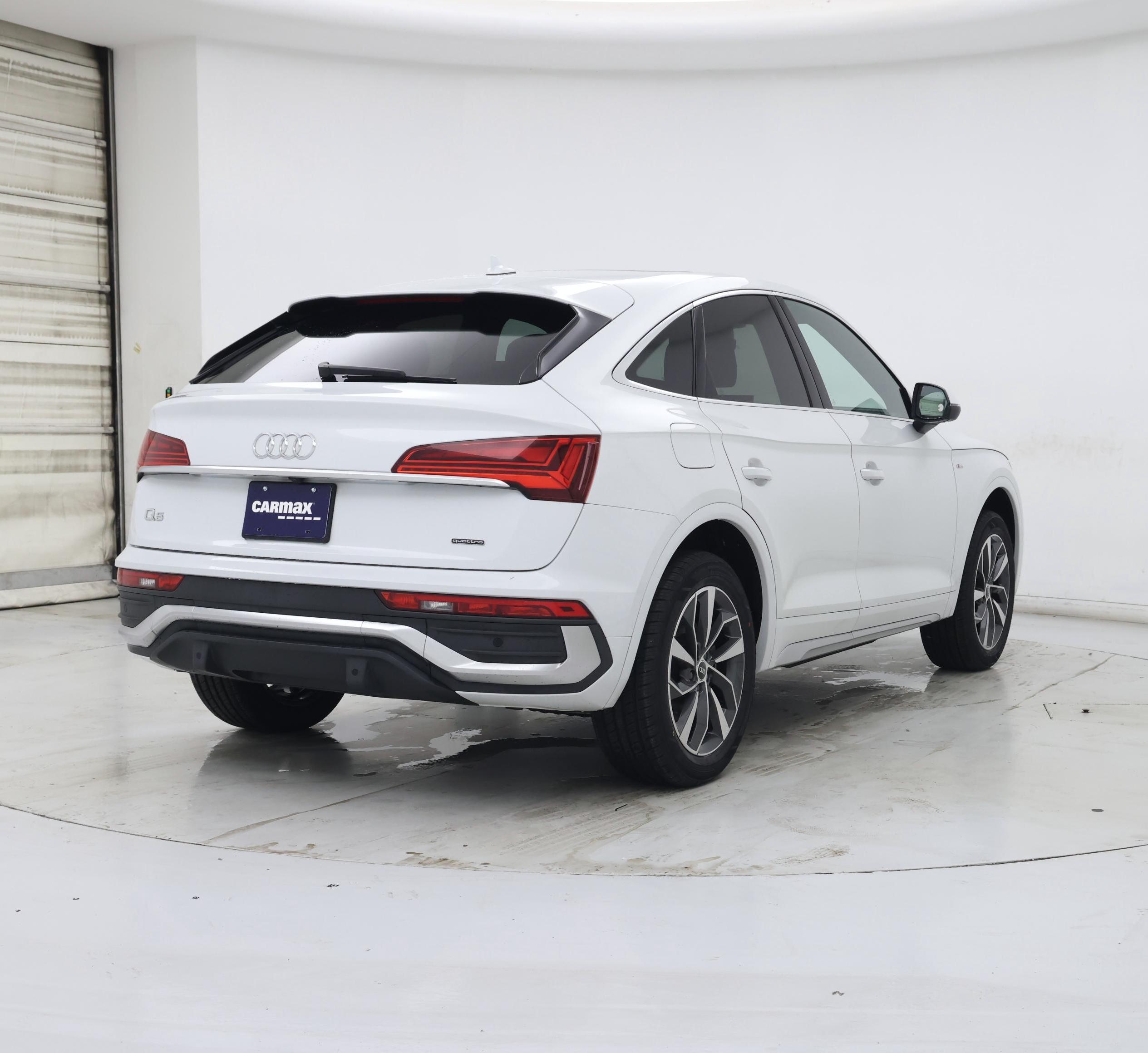 Thumbnail: 2023 Audi Q5 - 8