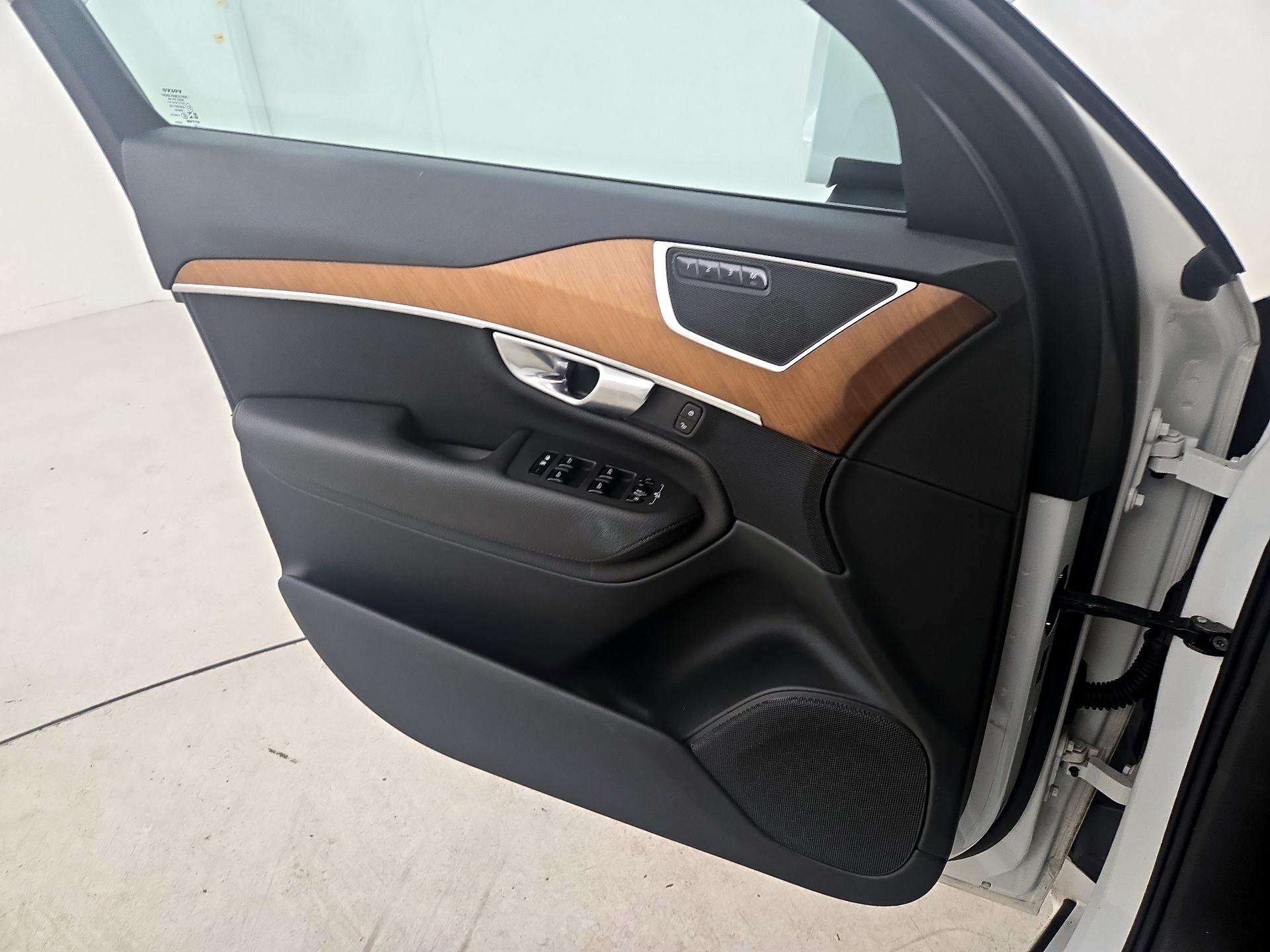 Thumbnail: 2022 Volvo XC90 - 12