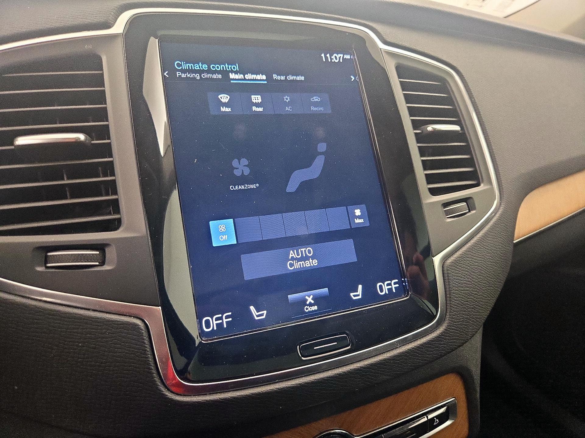 Thumbnail: 2022 Volvo XC90 - 17