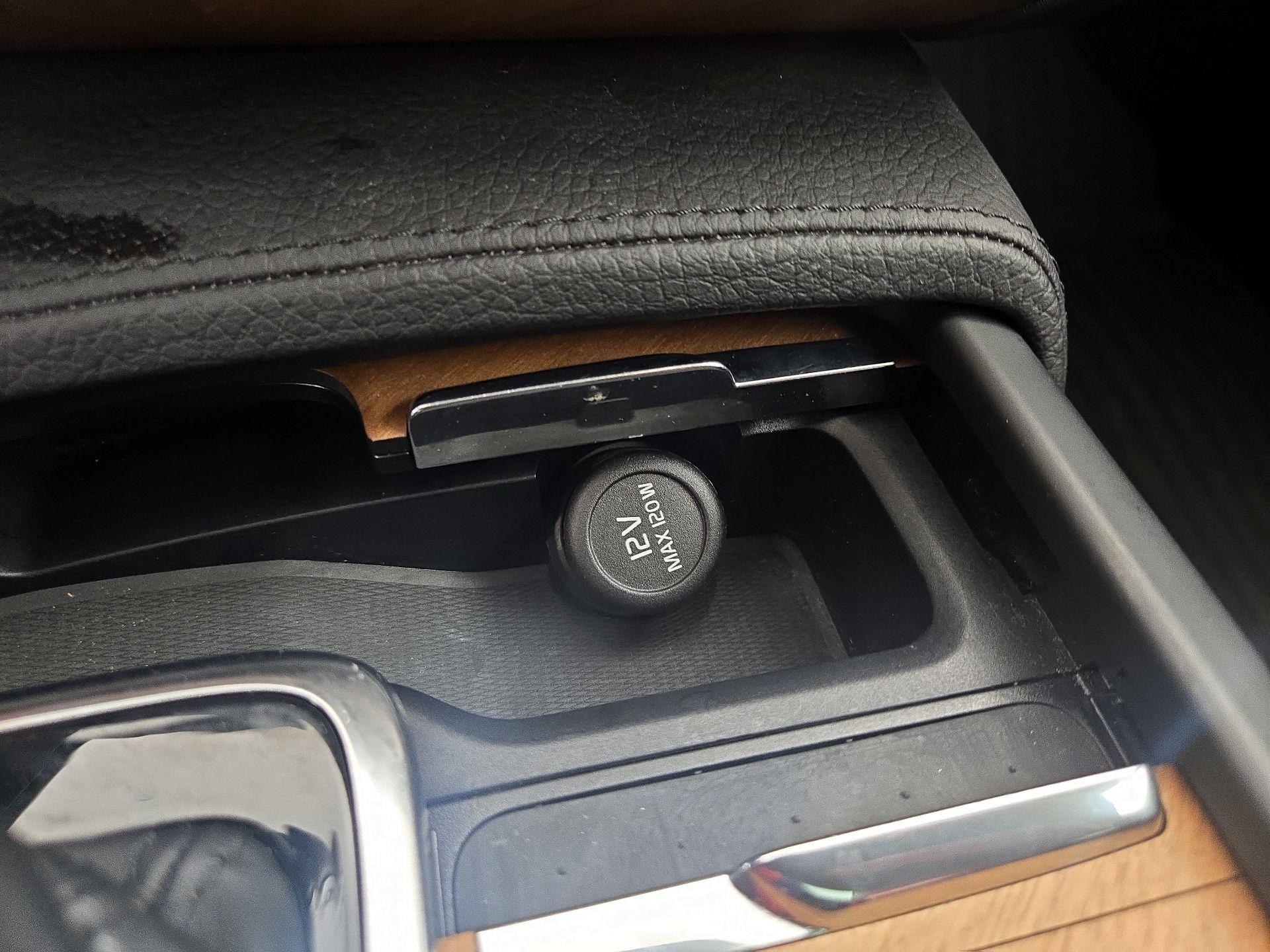 Thumbnail: 2022 Volvo XC90 - 19