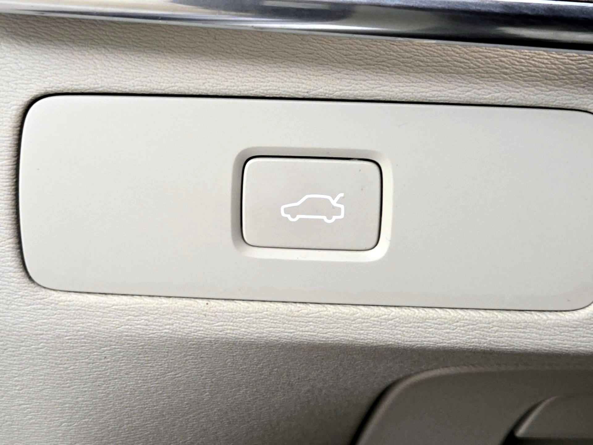 Thumbnail: 2023 Volvo XC90 - 13