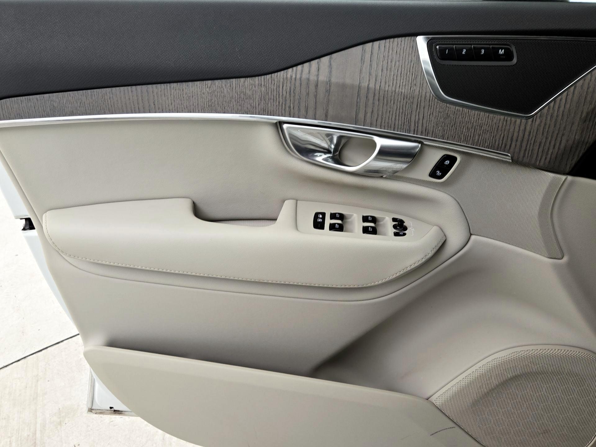 Thumbnail: 2023 Volvo XC90 - 12