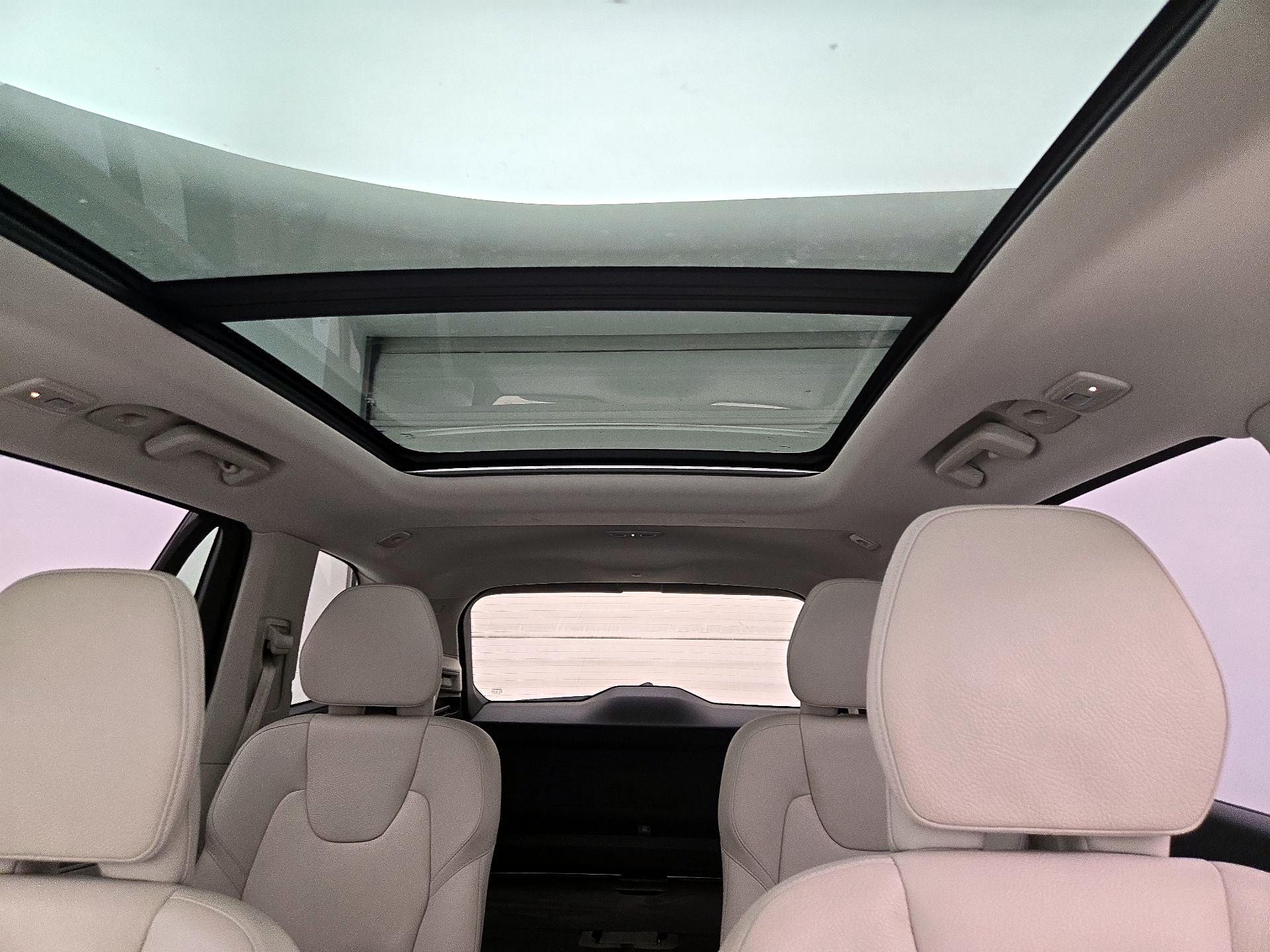 Thumbnail: 2023 Volvo XC90 - 20