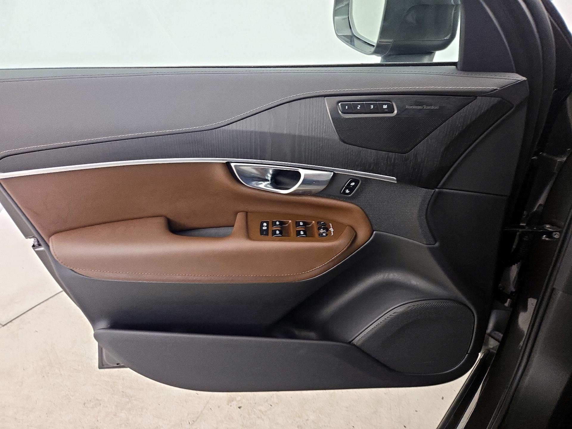 Thumbnail: 2022 Volvo XC90 - 12