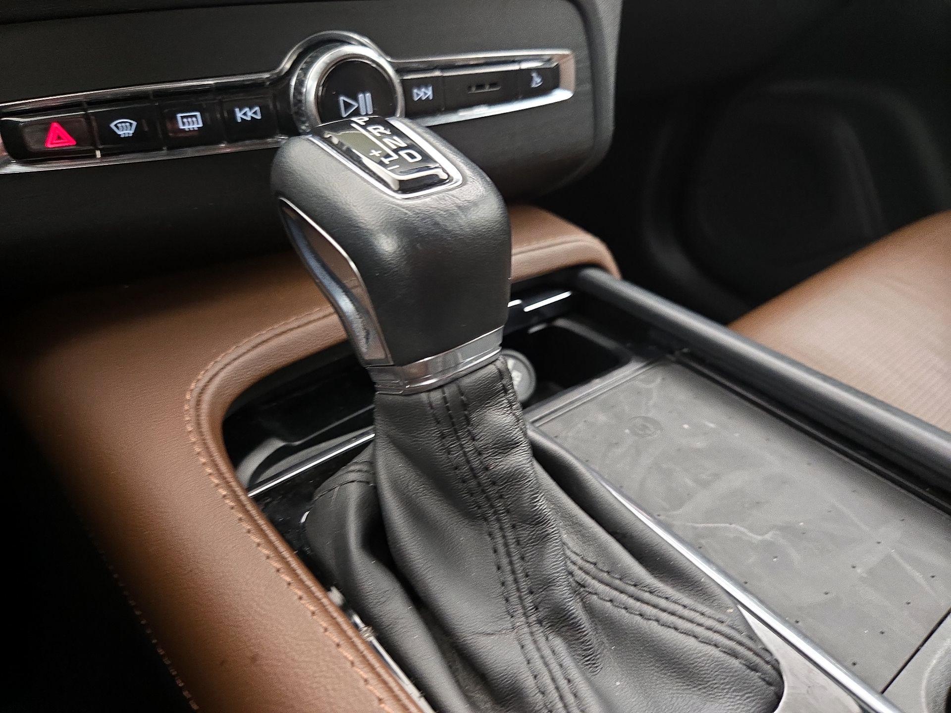 Thumbnail: 2022 Volvo XC90 - 18