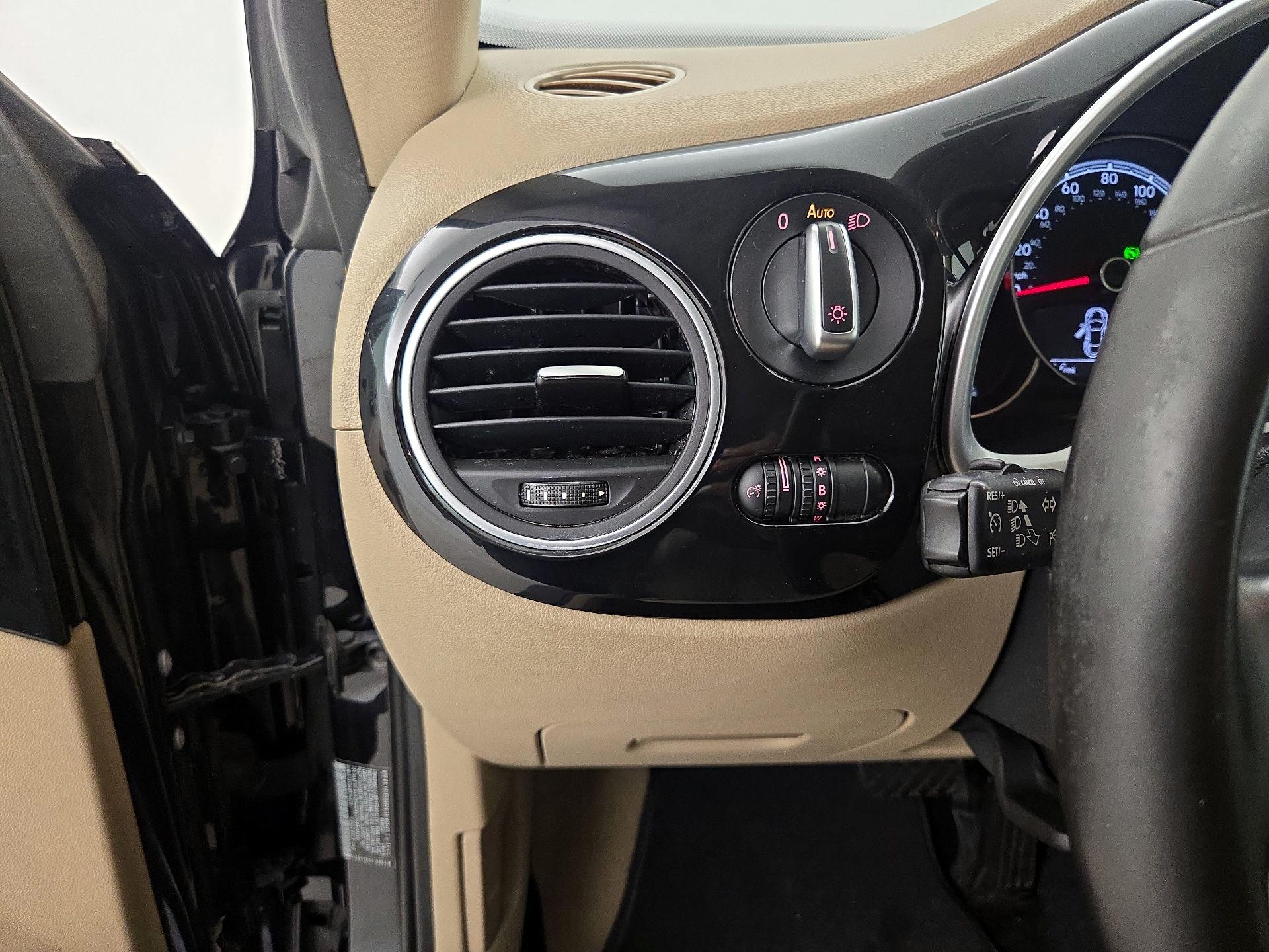 Thumbnail: 2019 Volkswagen Beetle - 13