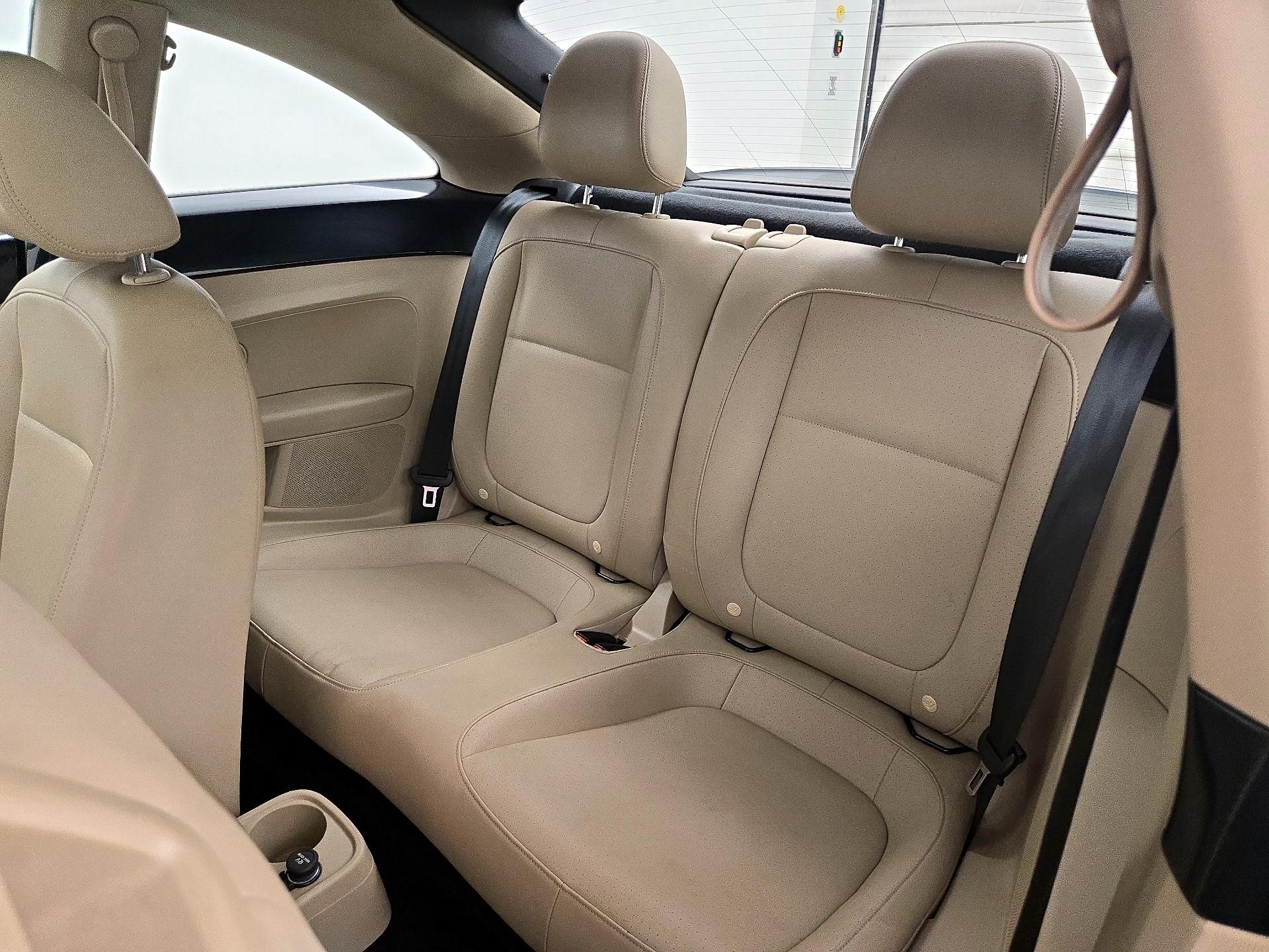 Thumbnail: 2019 Volkswagen Beetle - 20