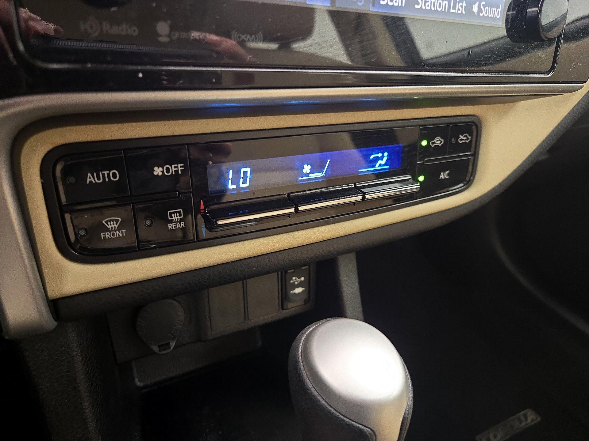 Thumbnail: 2017 Toyota Corolla - 16