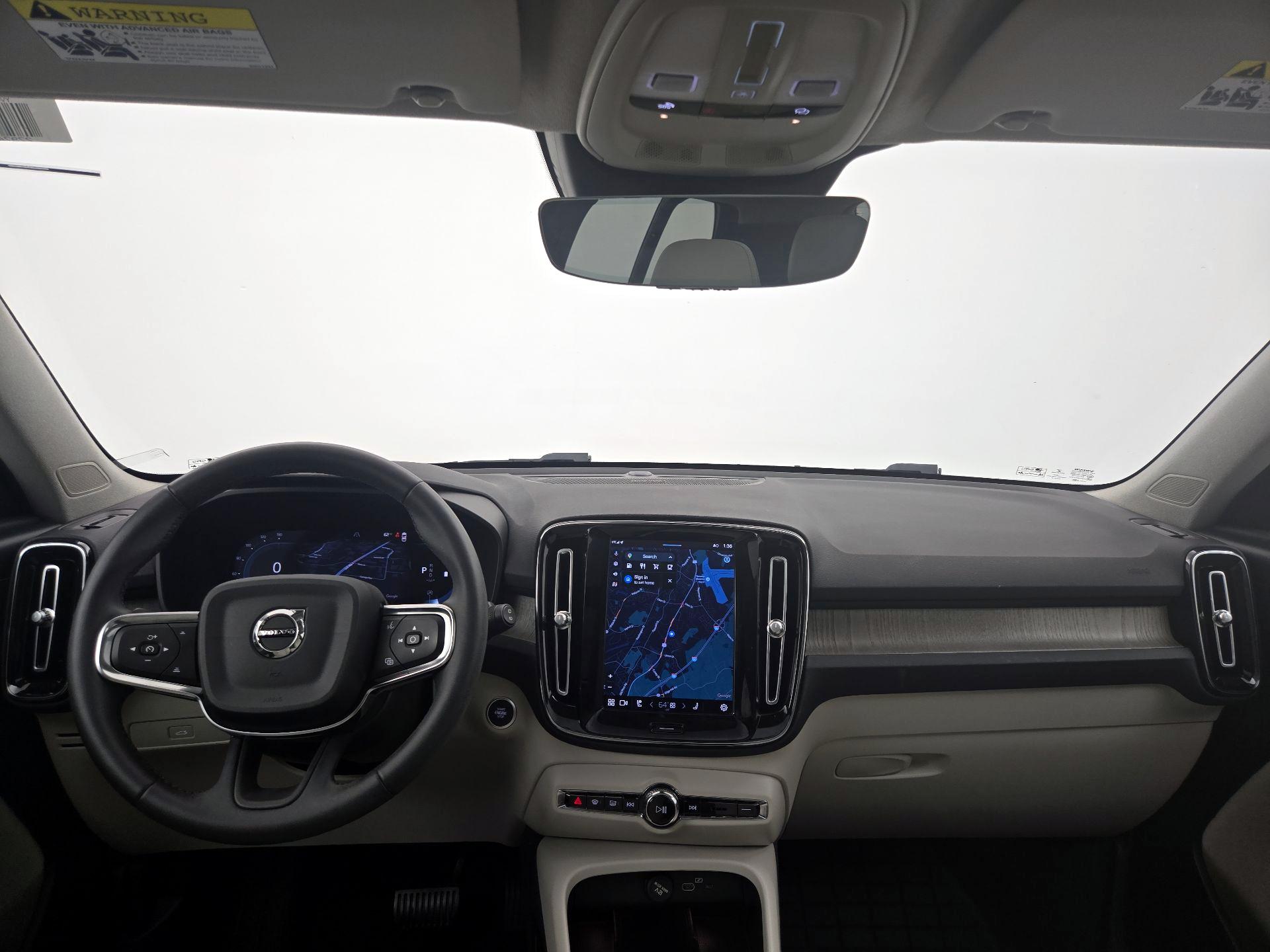 Thumbnail: 2023 Volvo XC40 - 9