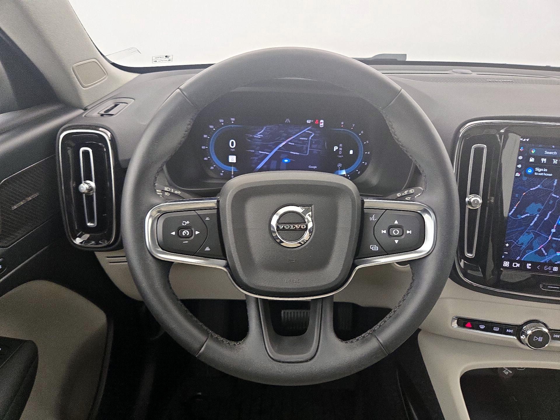 Thumbnail: 2023 Volvo XC40 - 10