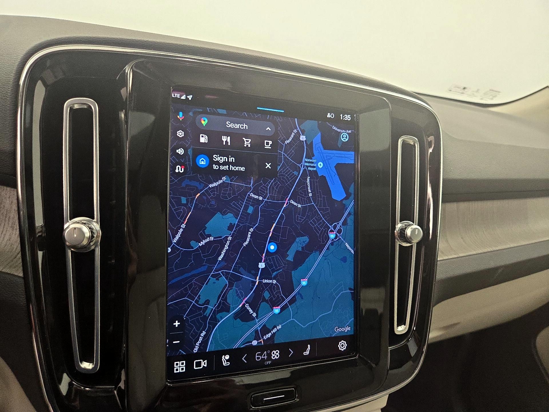 Thumbnail: 2023 Volvo XC40 - 14