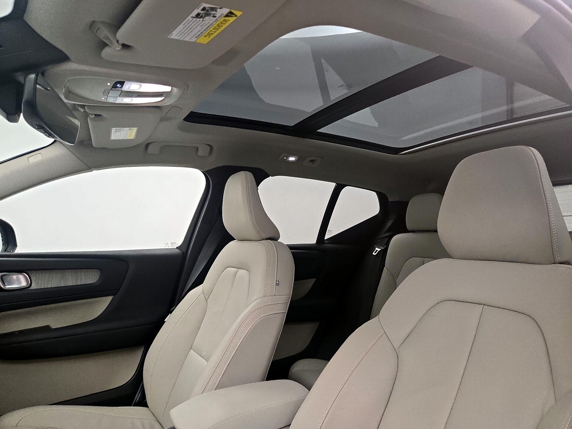 Thumbnail: 2023 Volvo XC40 - 20