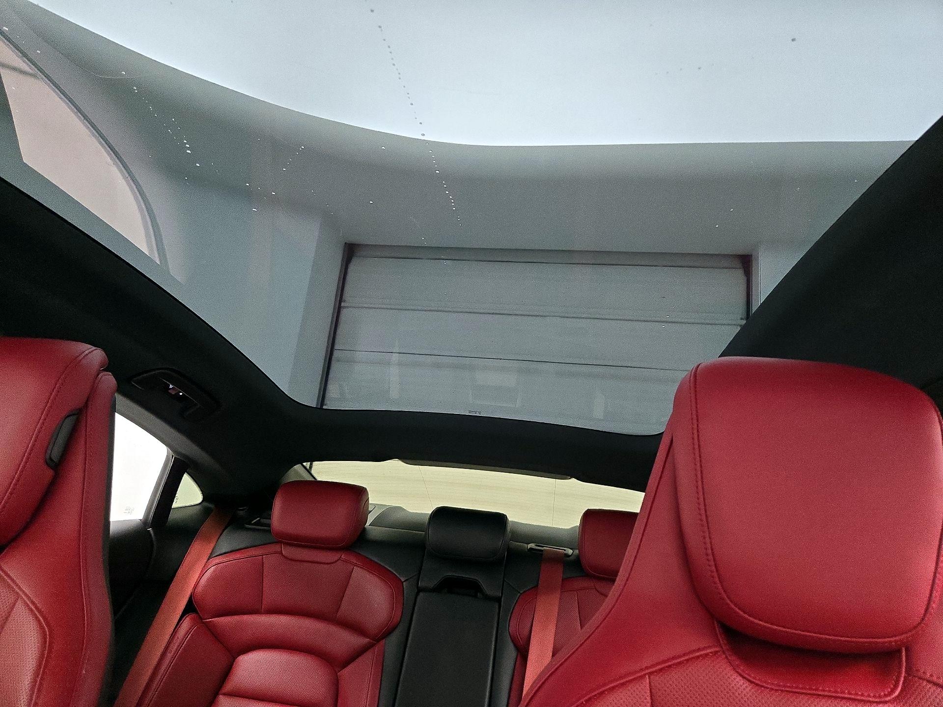 Thumbnail: 2023 Porsche Taycan - 19