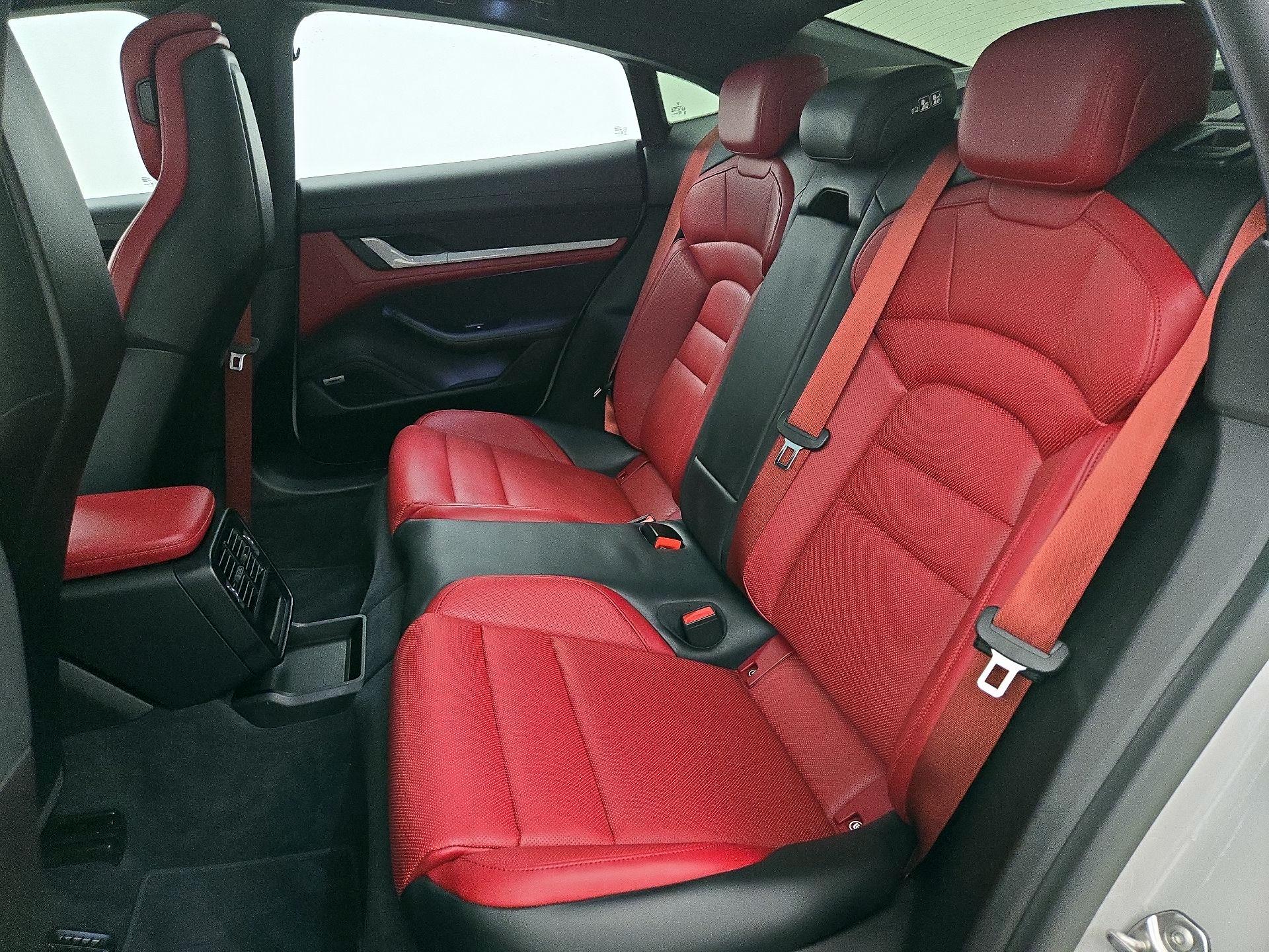 Thumbnail: 2023 Porsche Taycan - 20