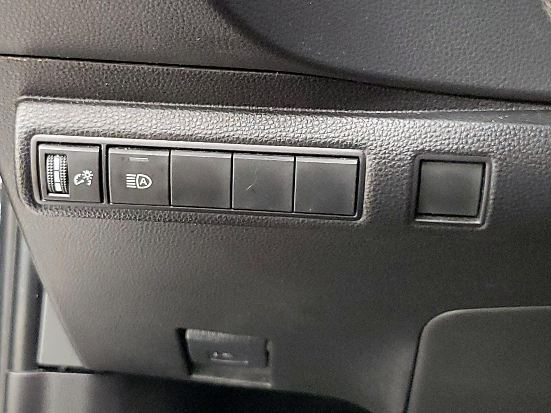 Thumbnail: 2022 Toyota Corolla - 13