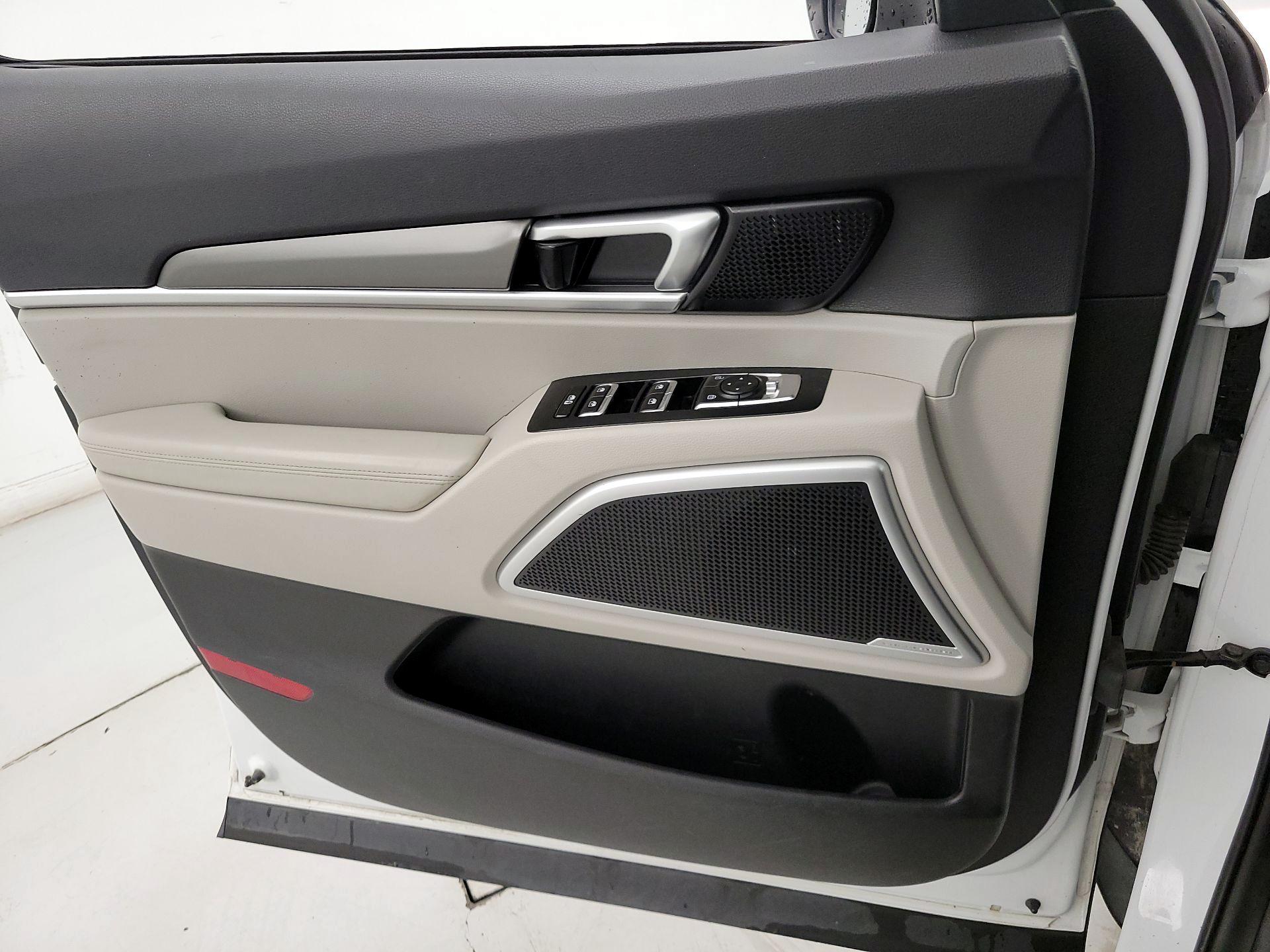 Thumbnail: 2020 Kia Telluride - 12