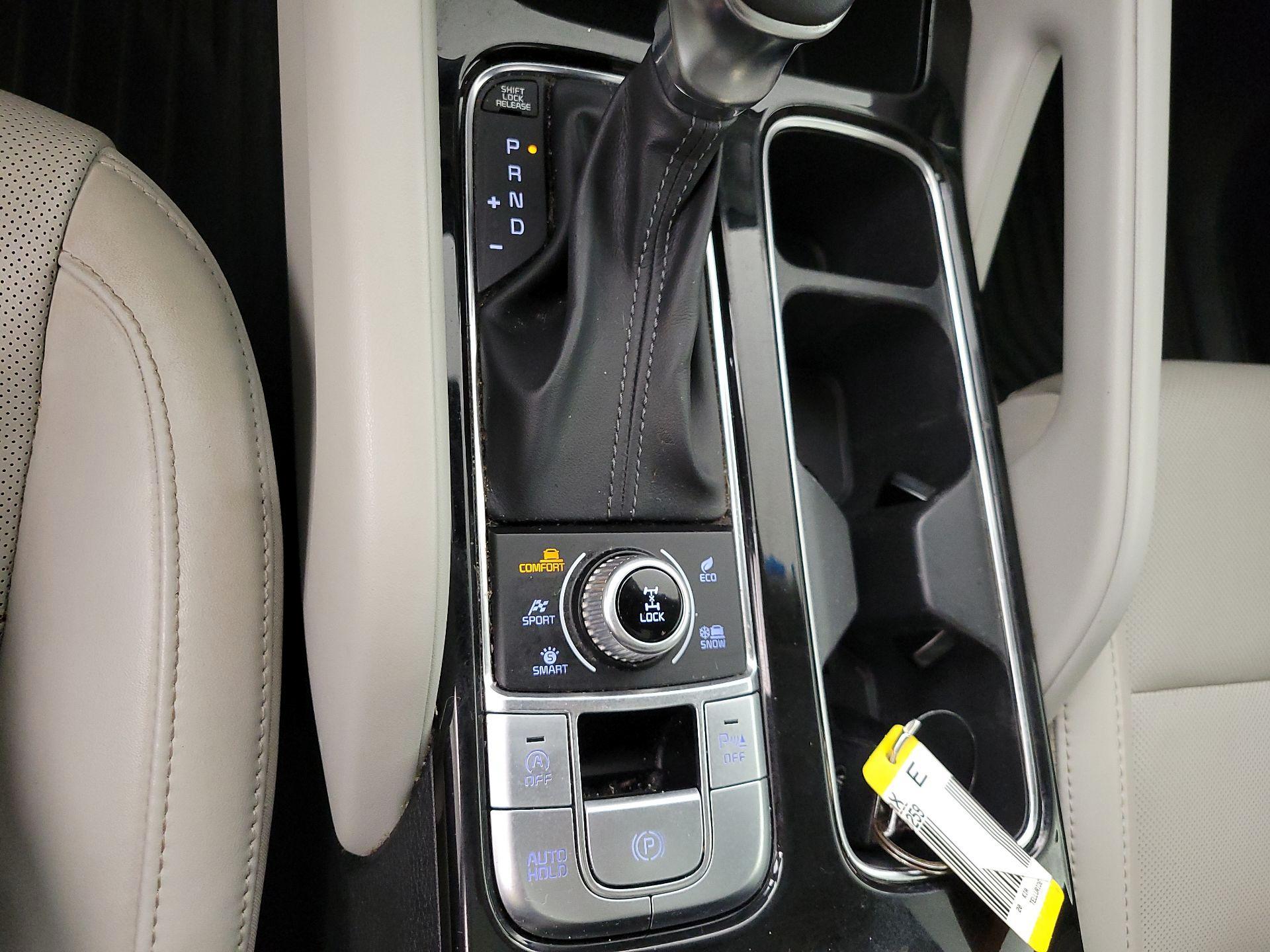 Thumbnail: 2020 Kia Telluride - 17