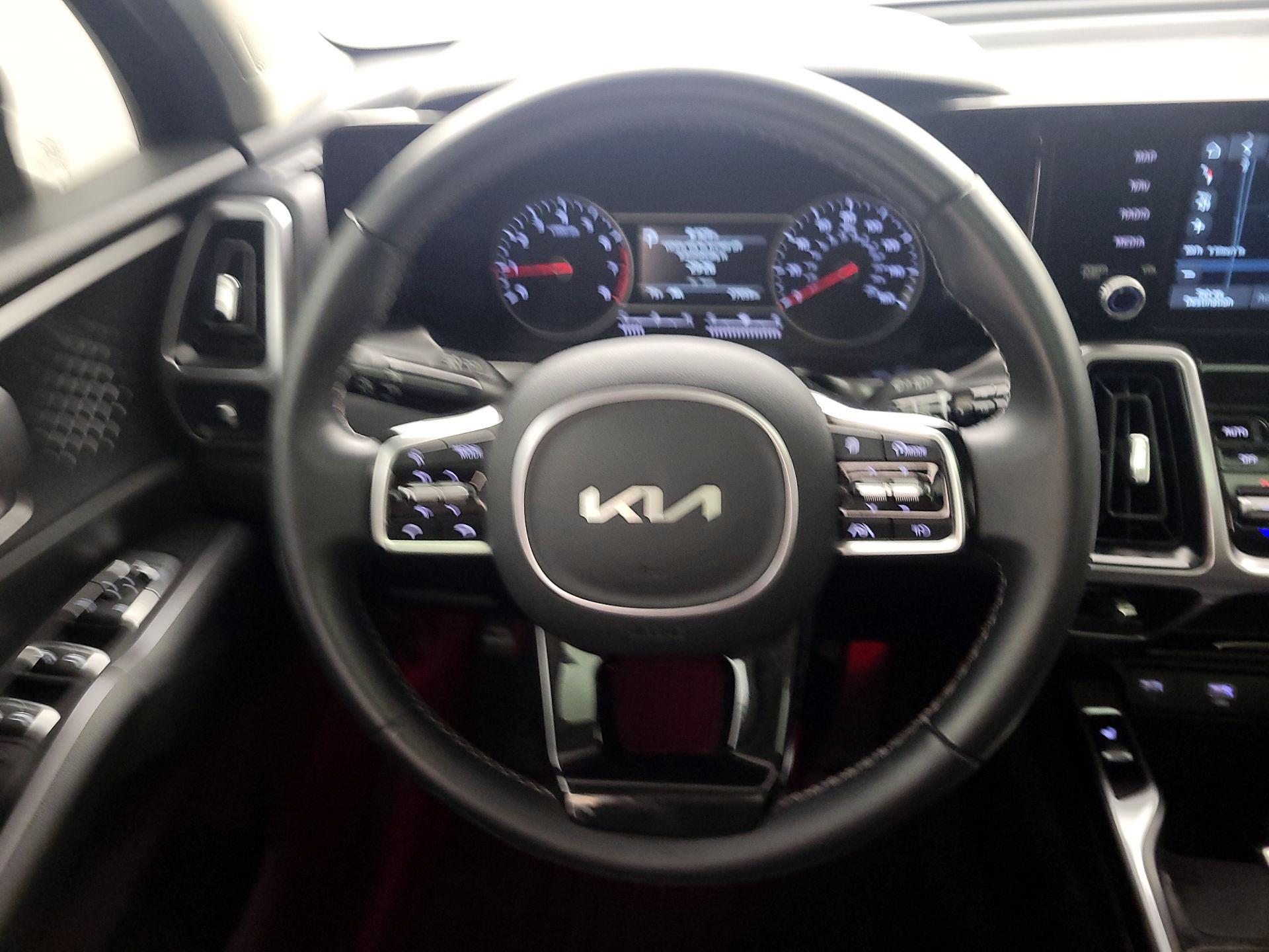 Thumbnail: 2023 Kia Sorento - 10