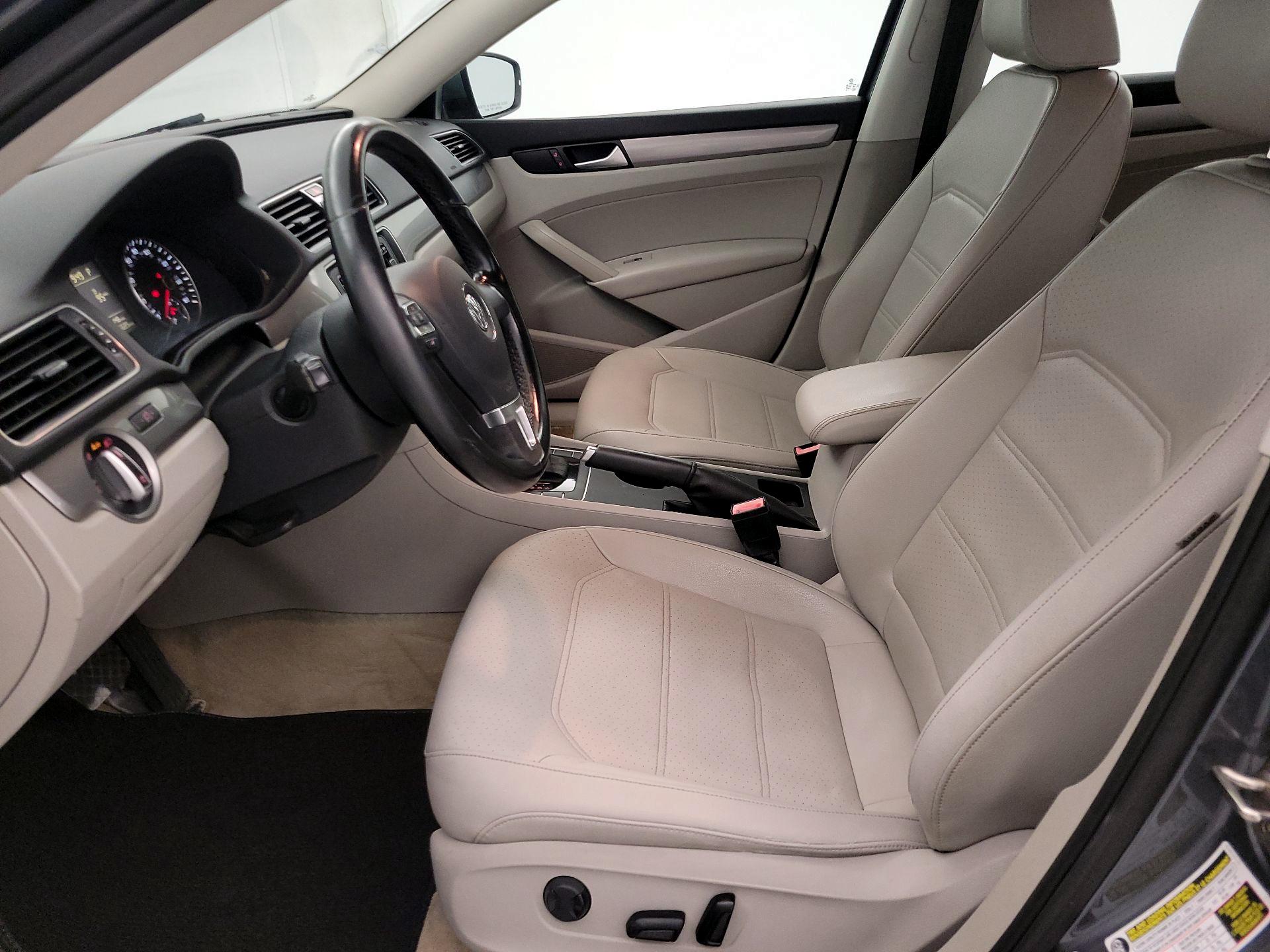 Thumbnail: 2015 Volkswagen Passat - 11