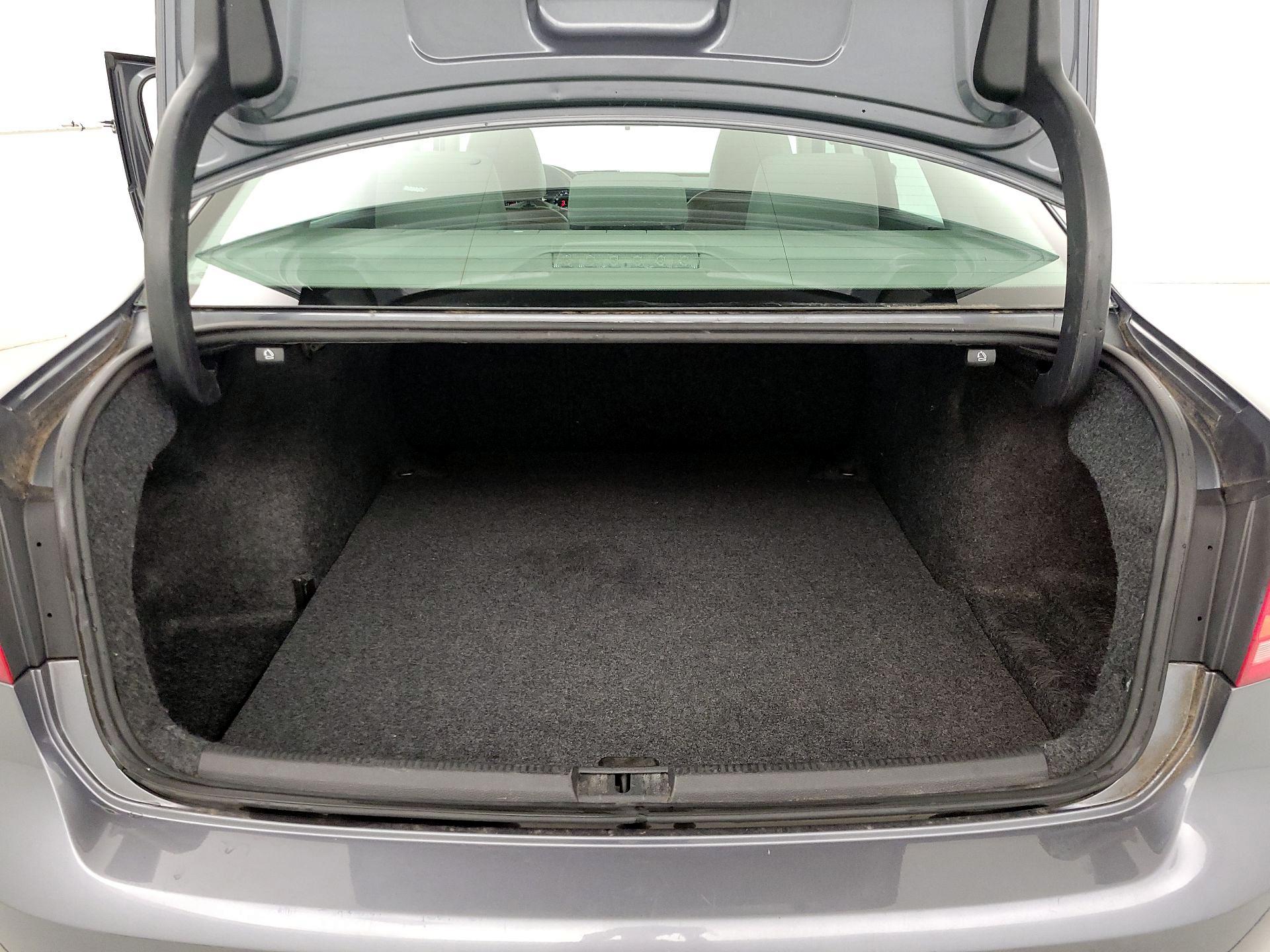Thumbnail: 2015 Volkswagen Passat - 19