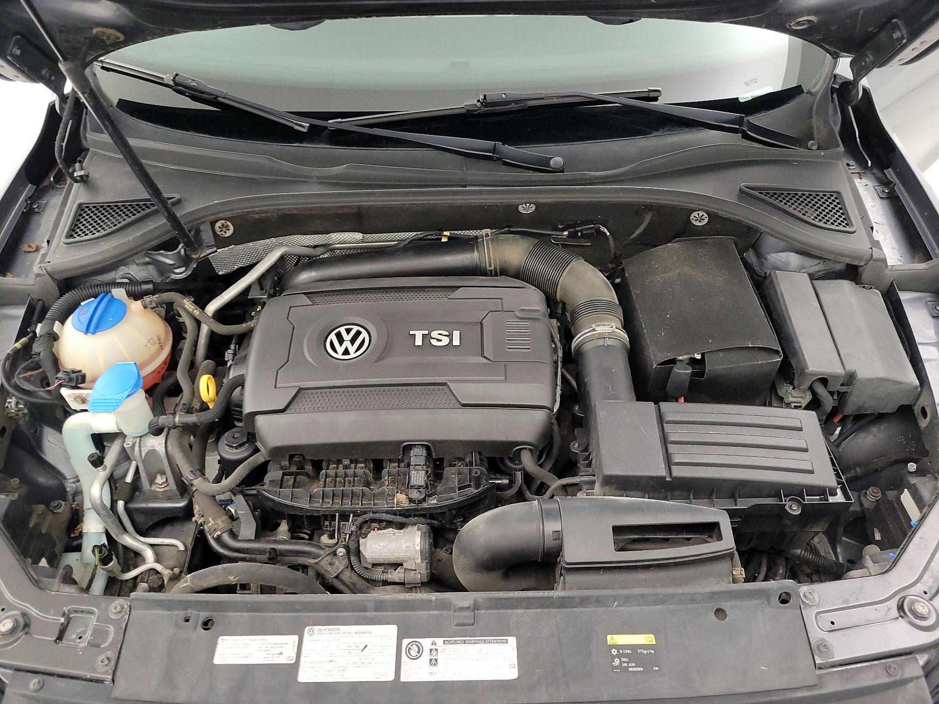 Thumbnail: 2015 Volkswagen Passat - 20