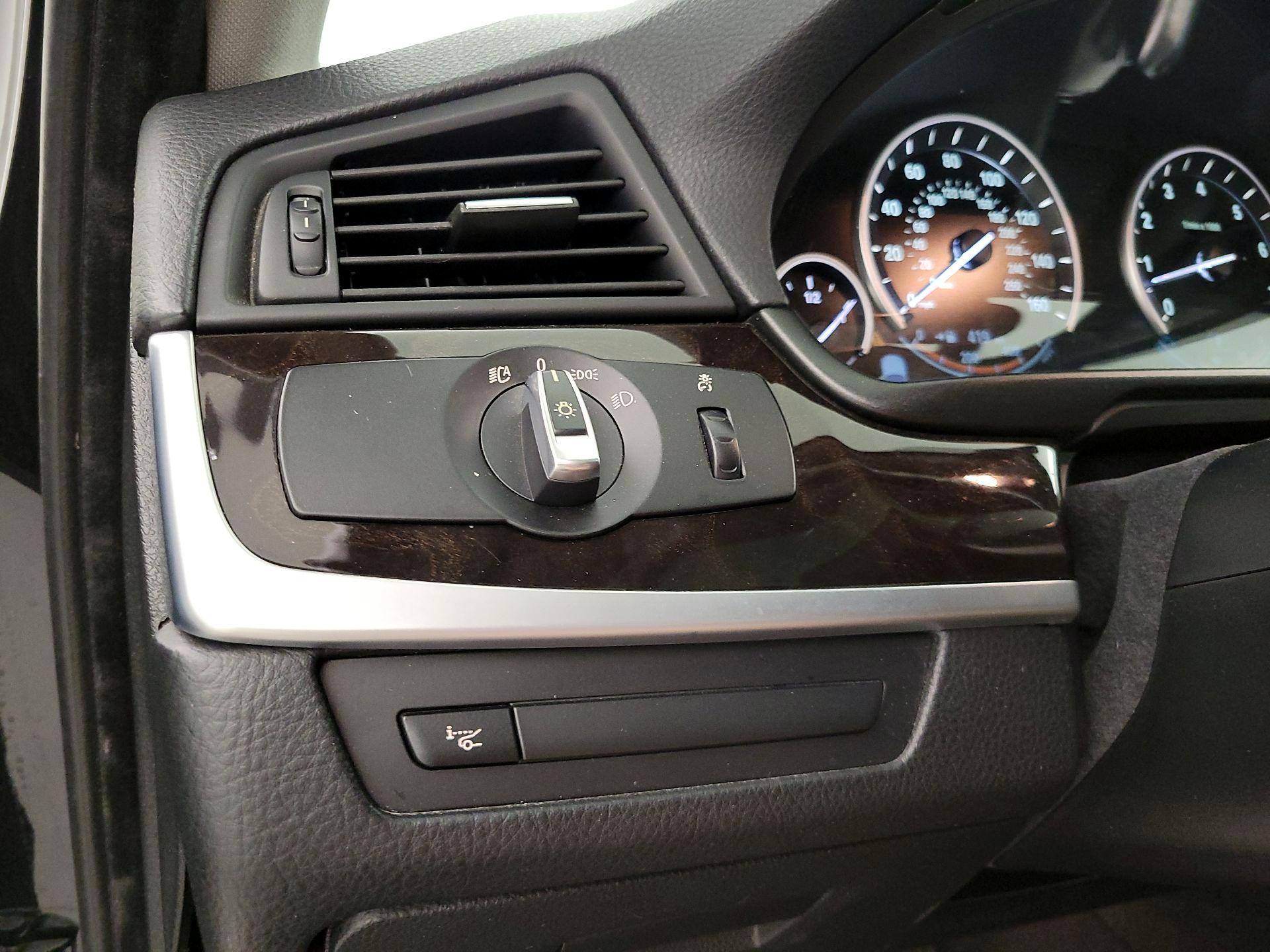 Thumbnail: 2014 BMW 5 Series - 13