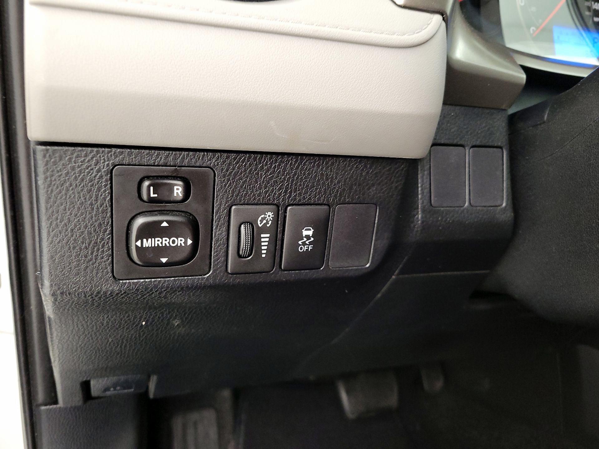 Thumbnail: 2014 Toyota RAV4 - 13