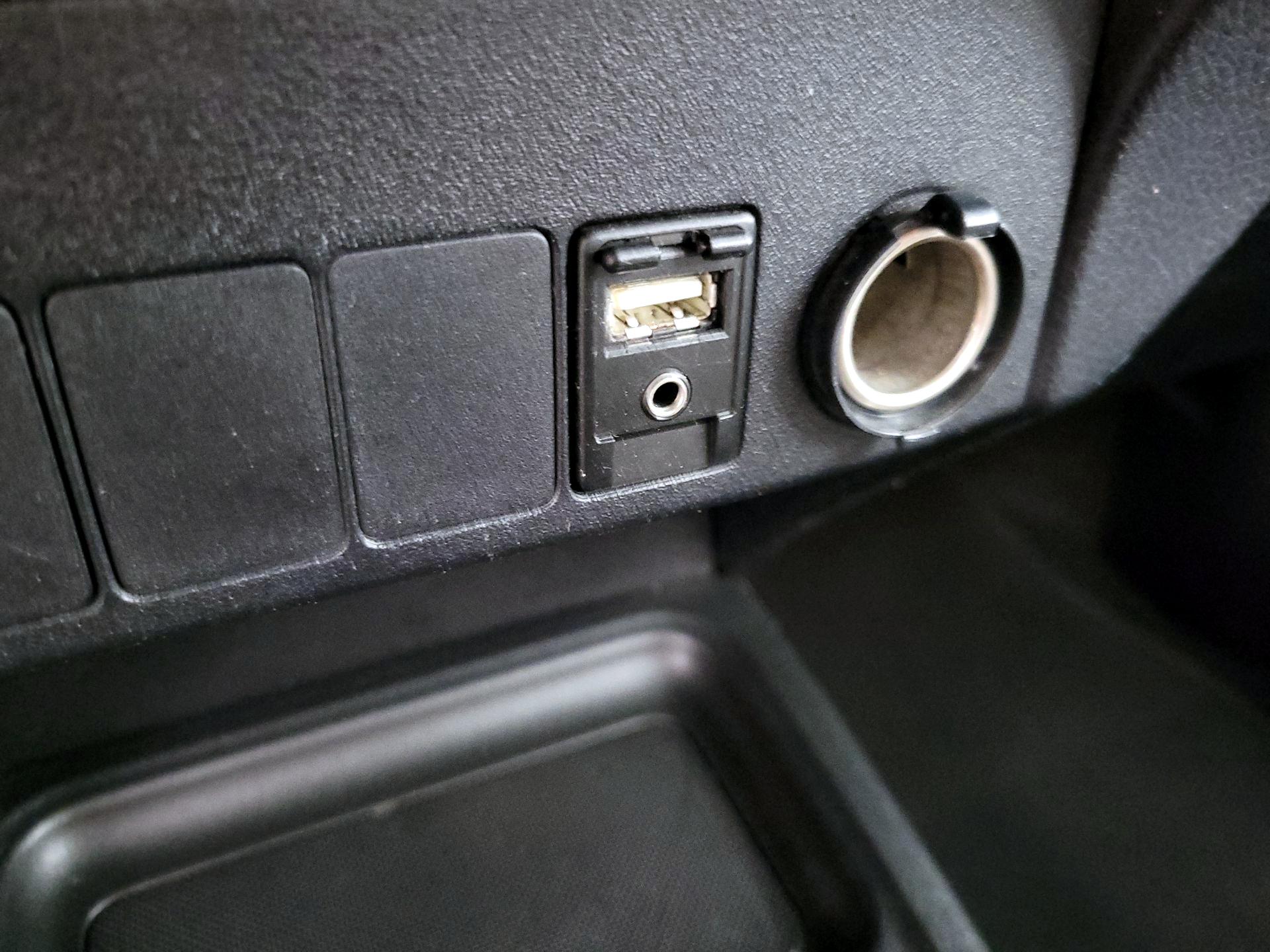 Thumbnail: 2014 Toyota RAV4 - 18