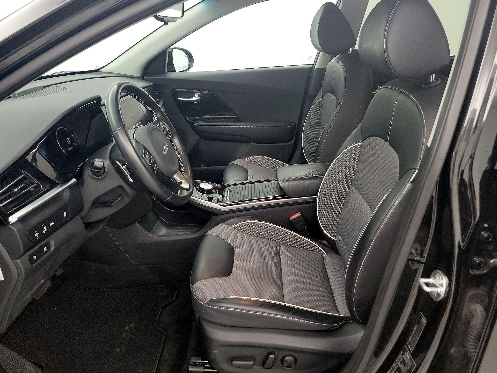 Thumbnail: 2022 Kia Niro - 11