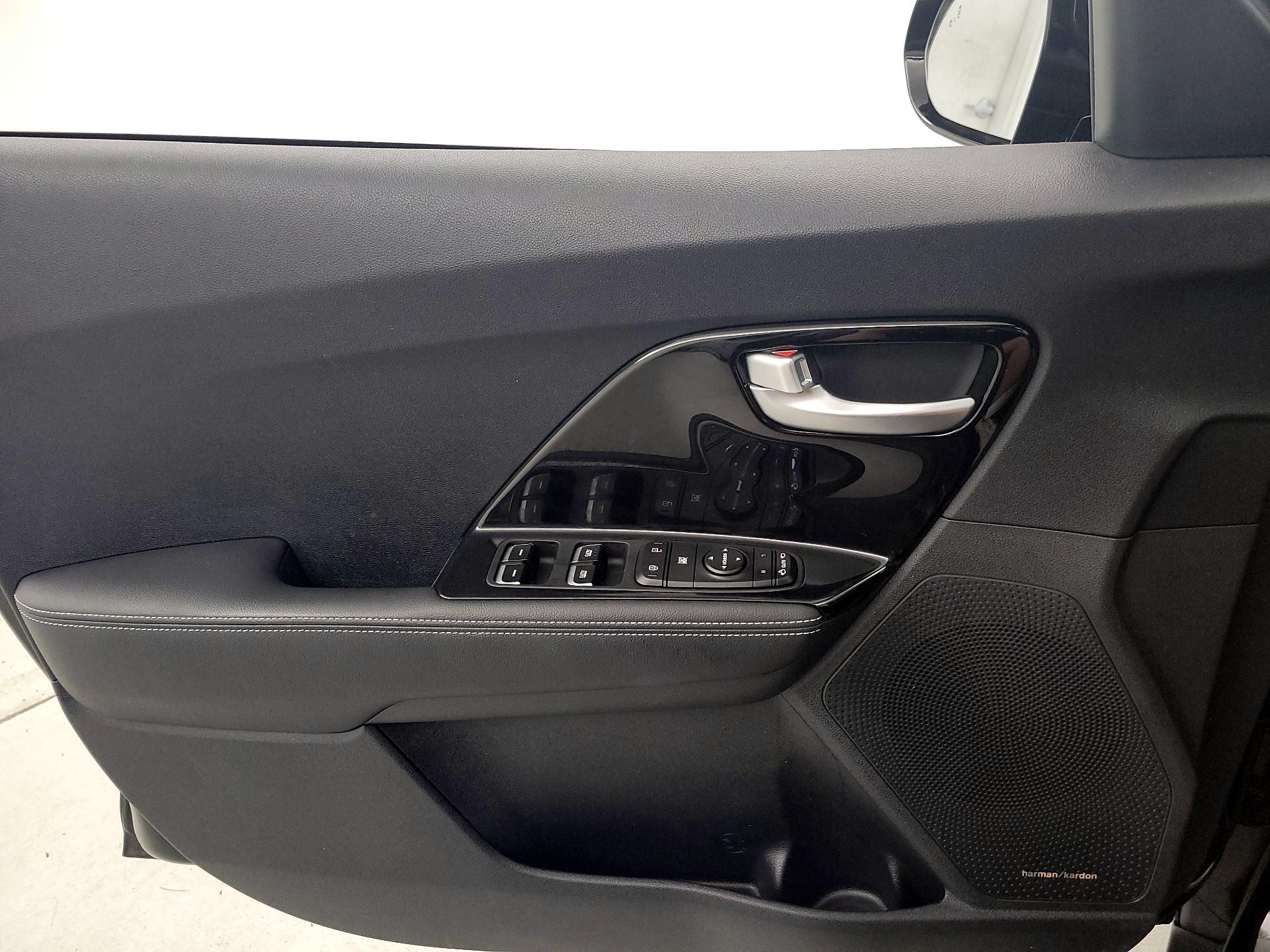 Thumbnail: 2022 Kia Niro - 12