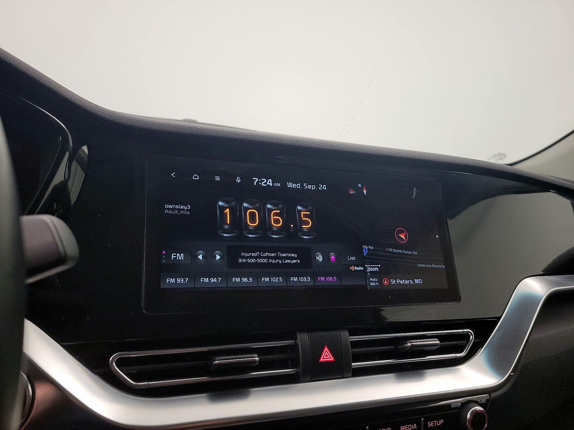 Thumbnail: 2022 Kia Niro - 16