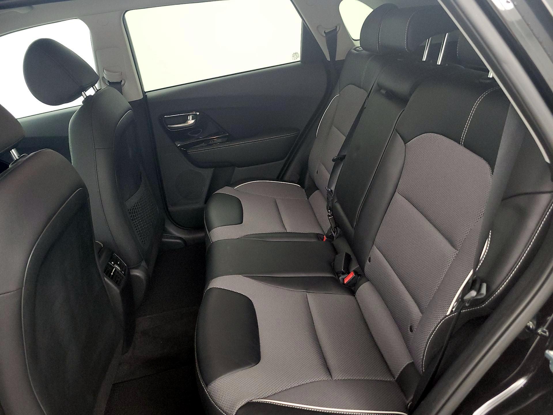 Thumbnail: 2022 Kia Niro - 20