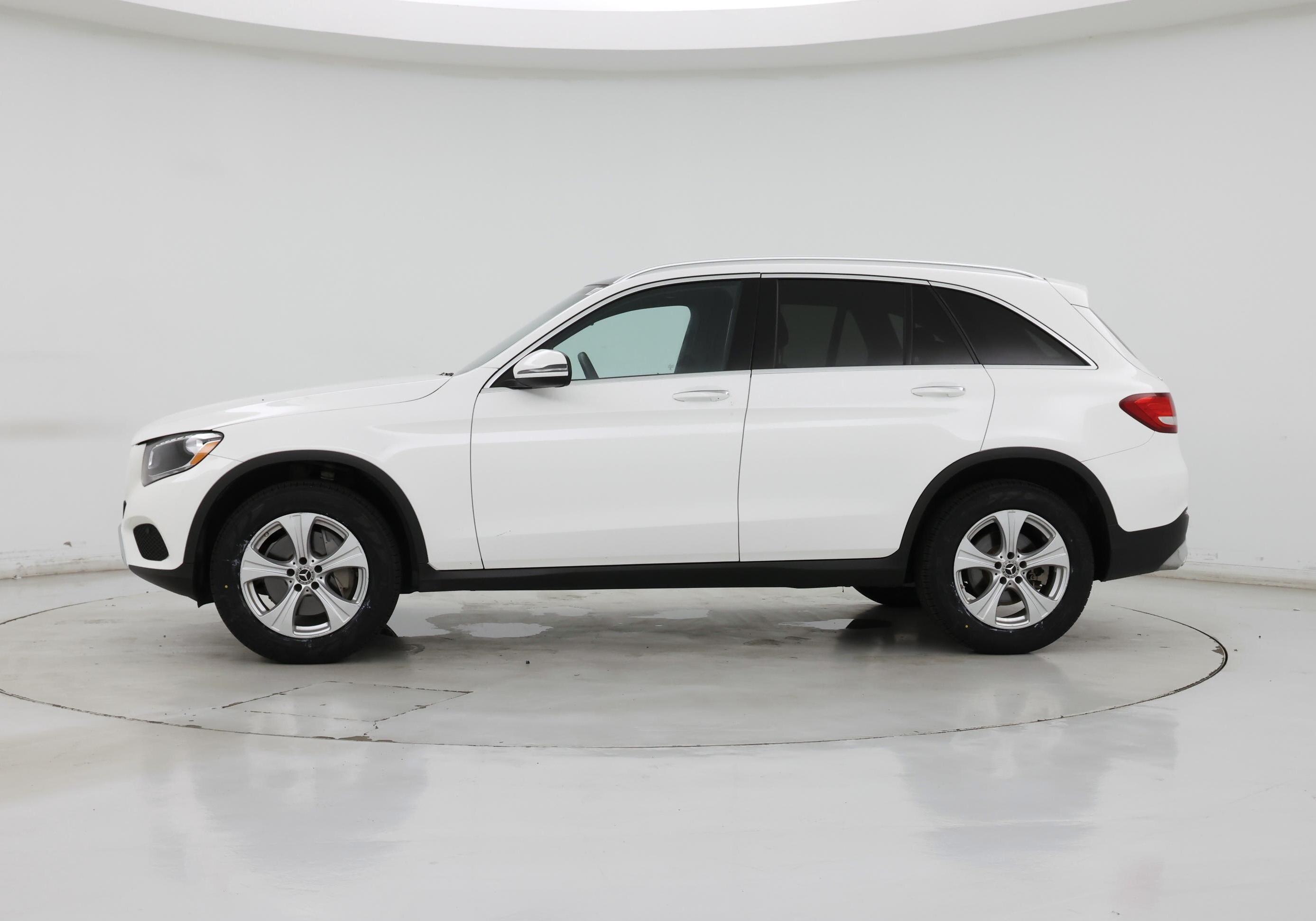 Thumbnail: 2017 Mercedes-Benz GLC - 3