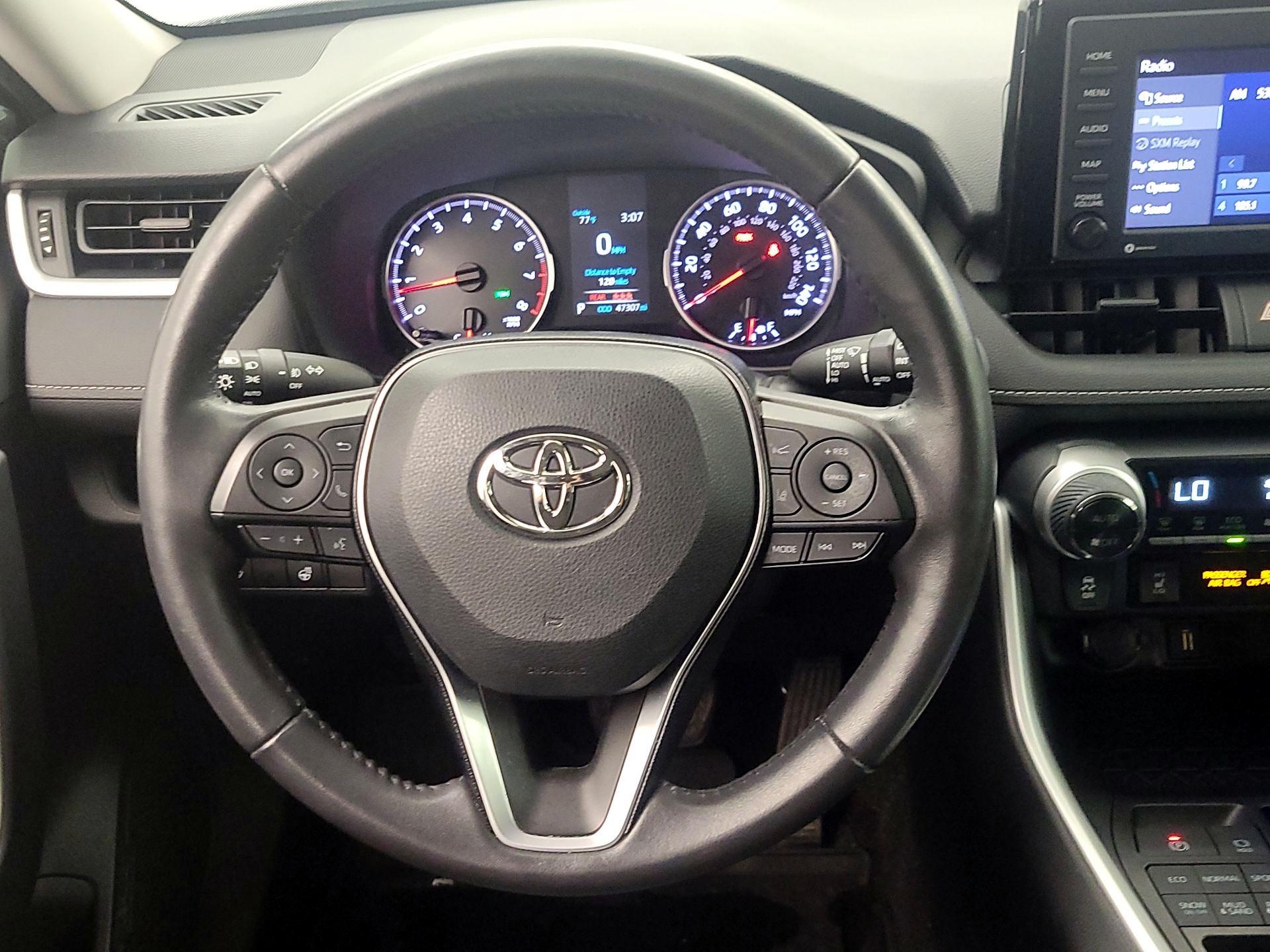 Thumbnail: 2020 Toyota RAV4 - 10