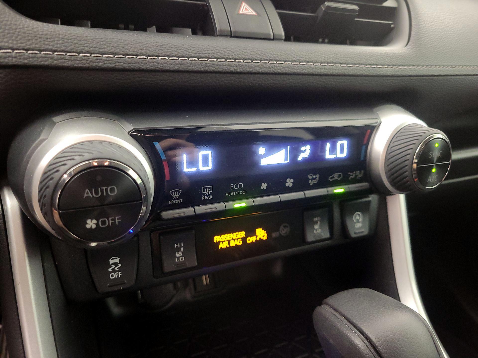 Thumbnail: 2020 Toyota RAV4 - 16