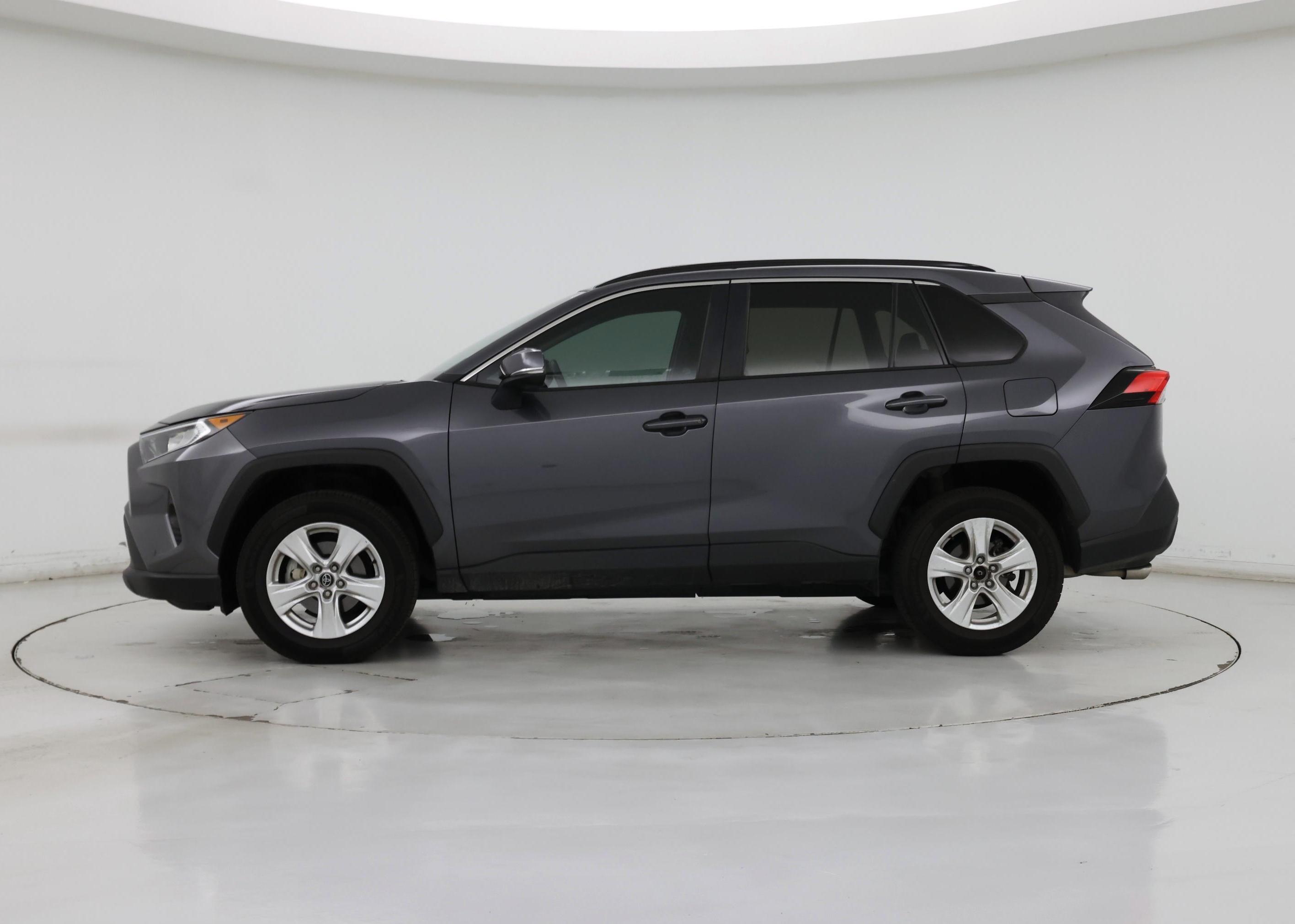 Thumbnail: 2020 Toyota RAV4 - 3