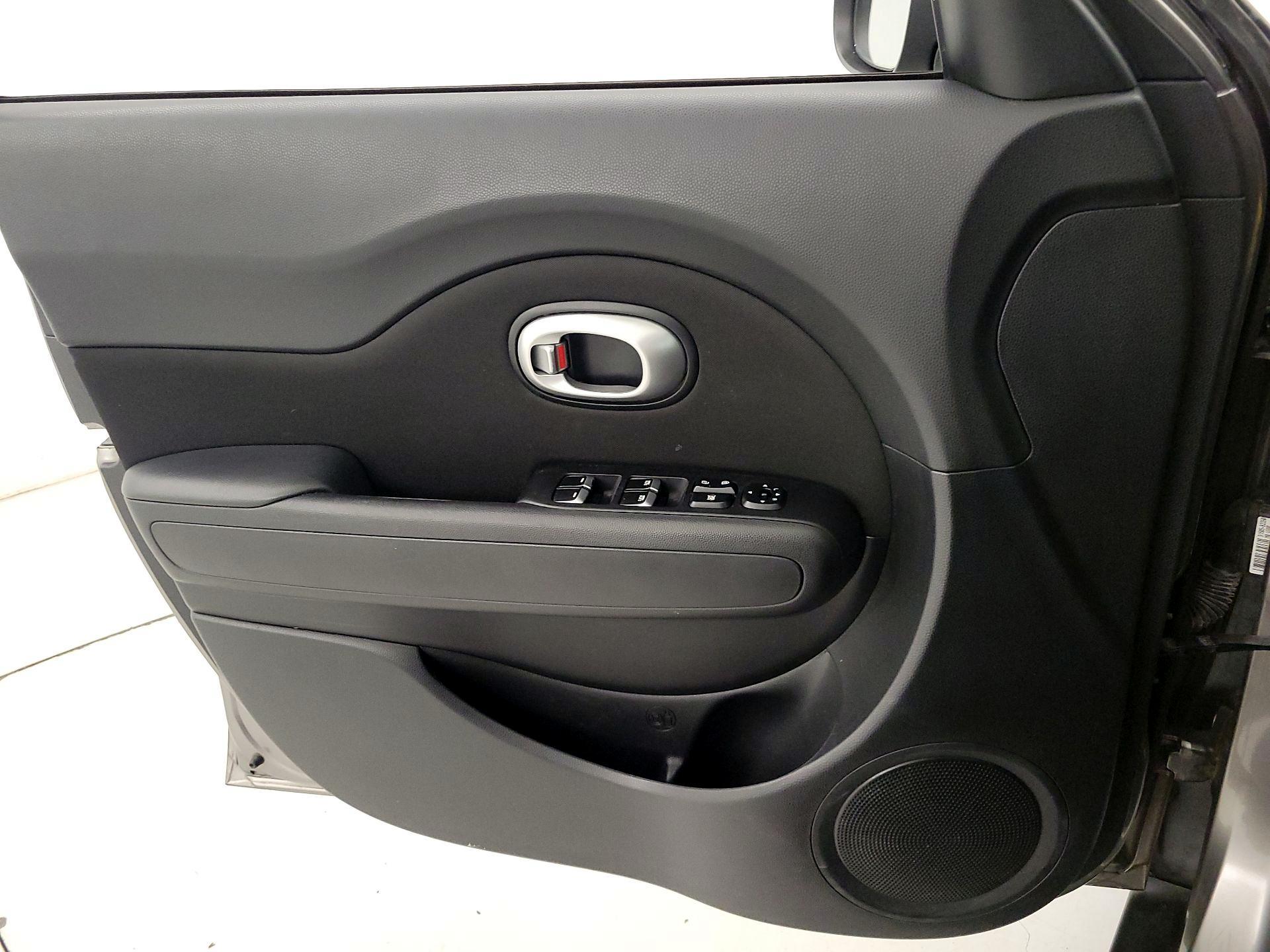 Thumbnail: 2017 Kia Soul - 12