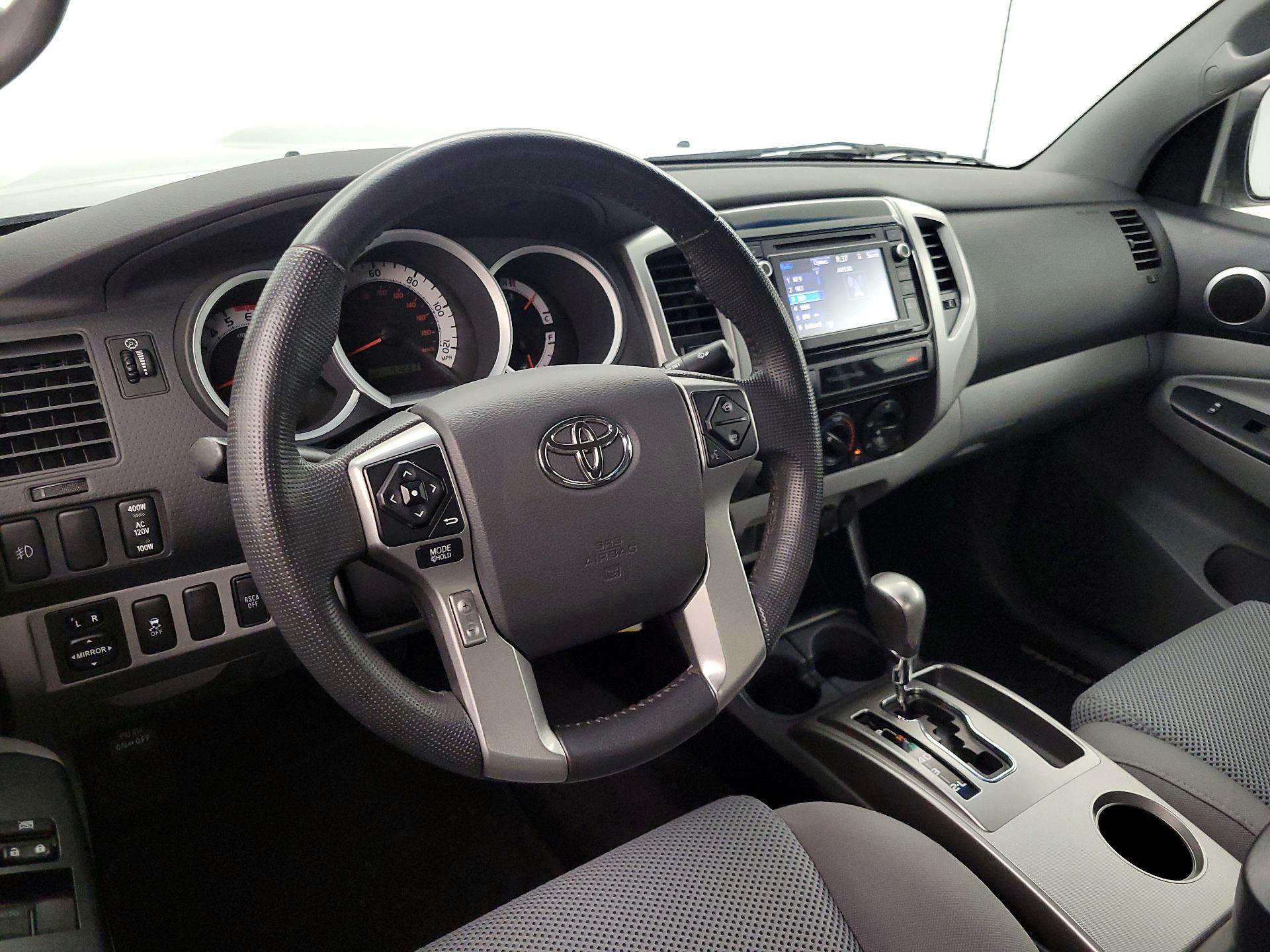 Thumbnail: 2015 Toyota Tacoma - 9