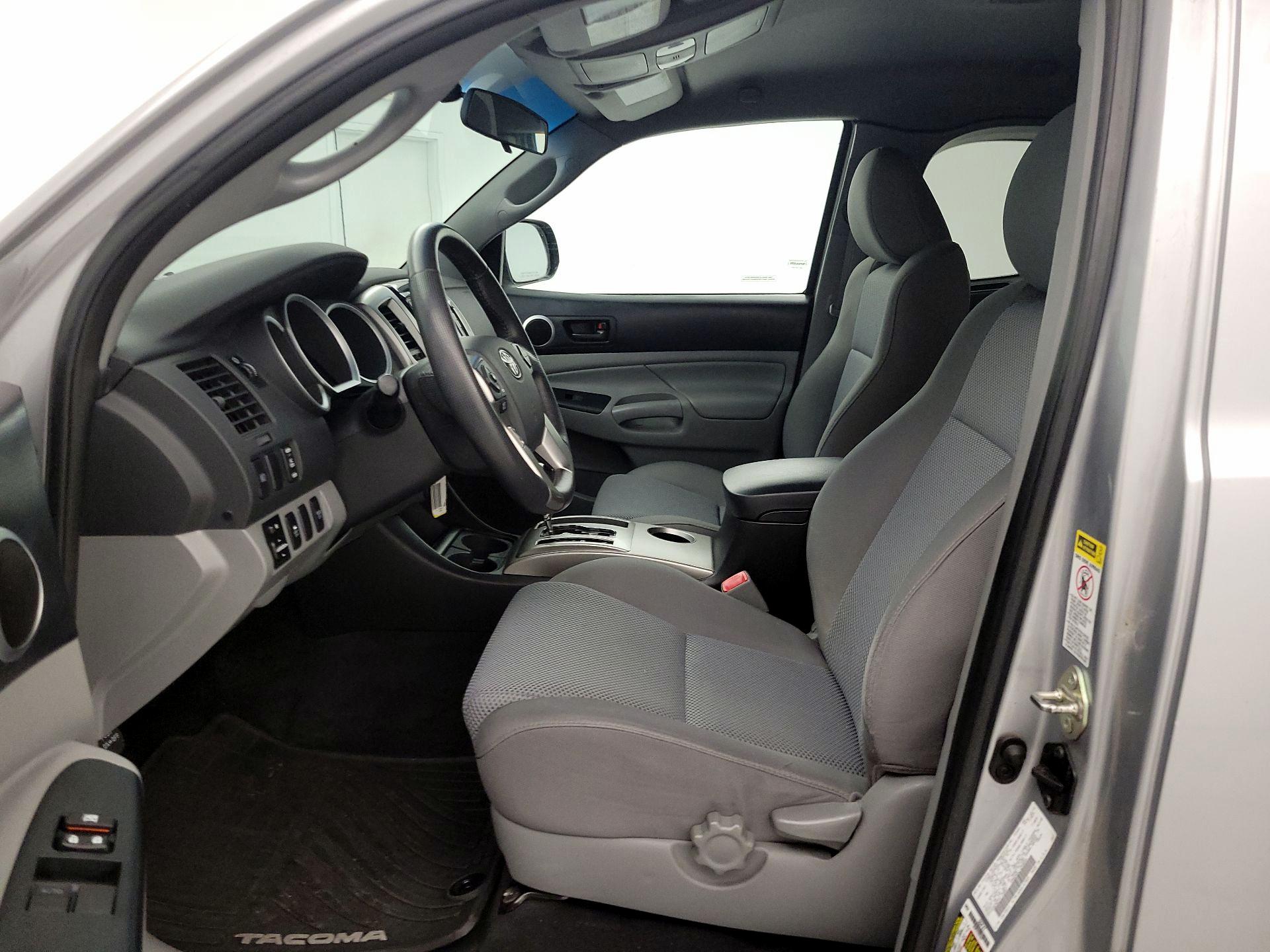 Thumbnail: 2015 Toyota Tacoma - 11