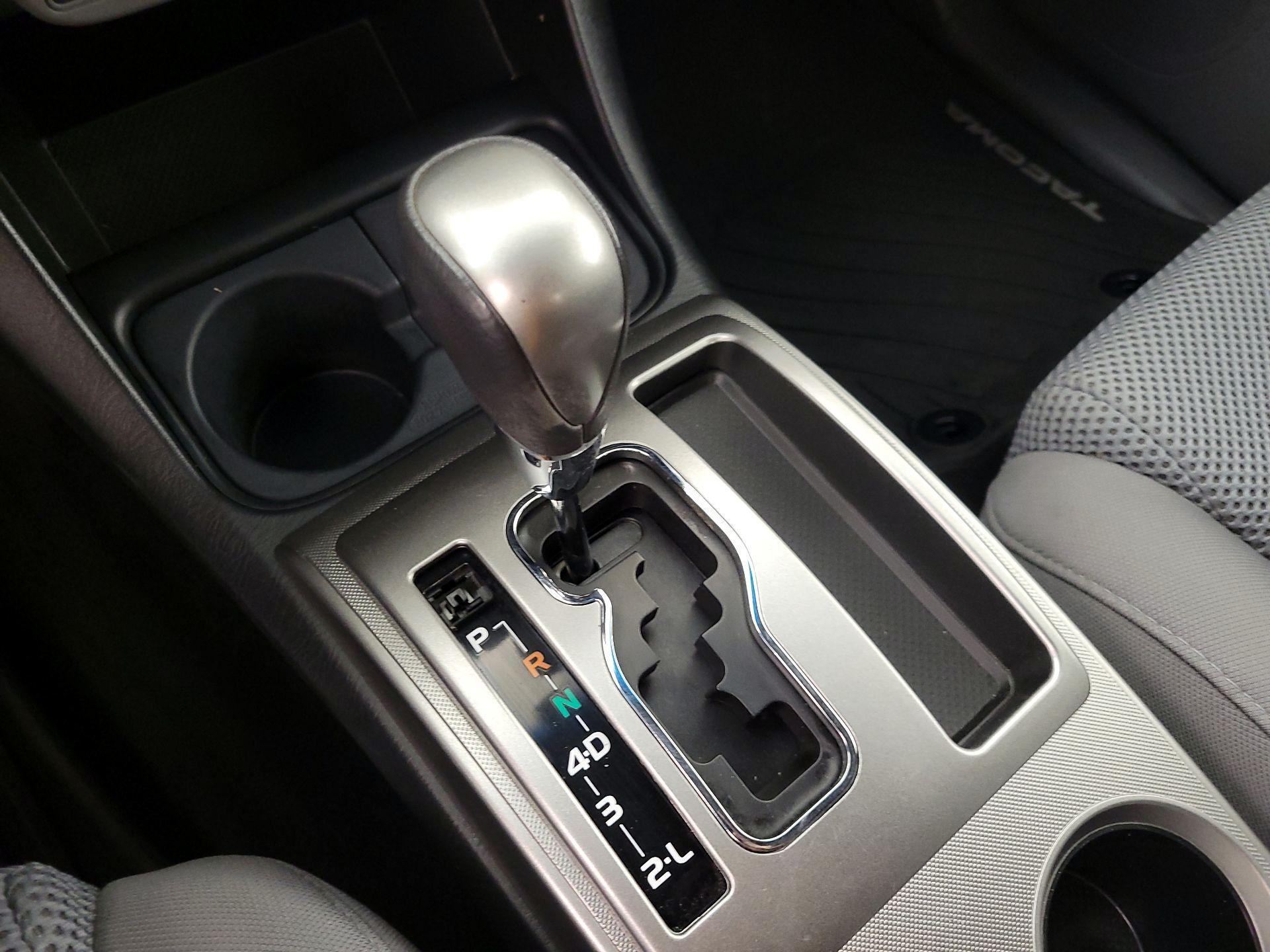 Thumbnail: 2015 Toyota Tacoma - 17