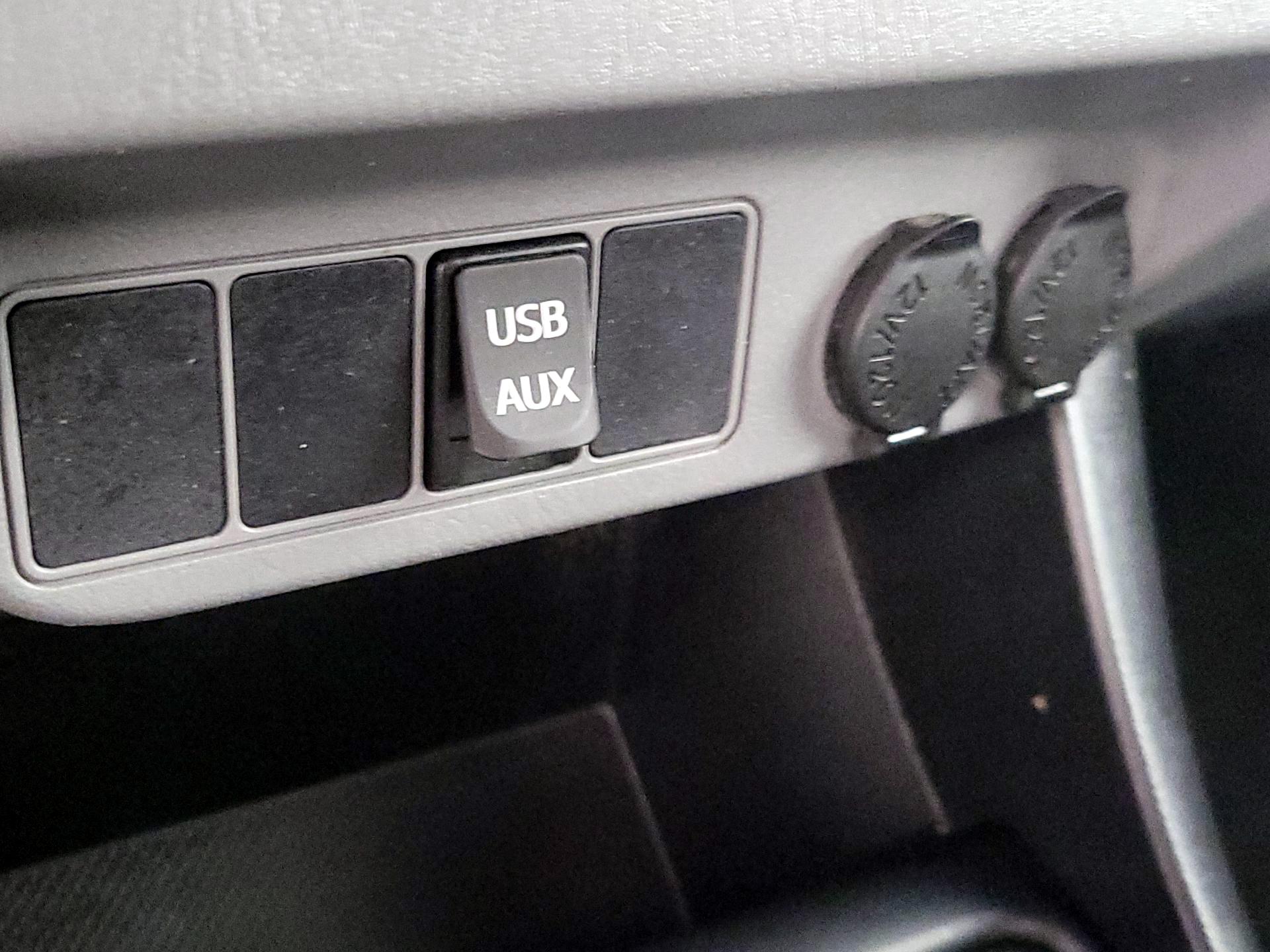 Thumbnail: 2015 Toyota Tacoma - 18