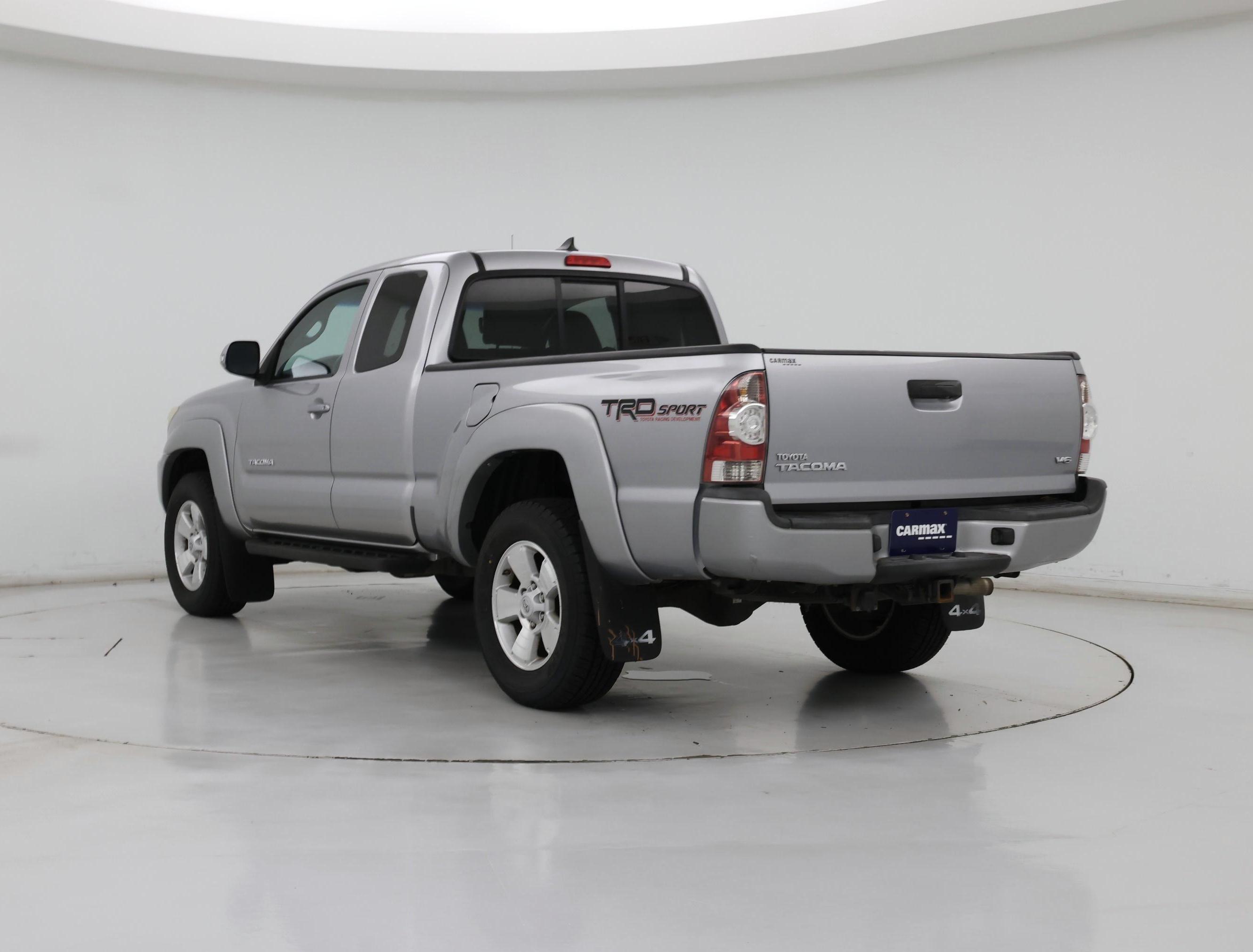 Thumbnail: 2015 Toyota Tacoma - 2