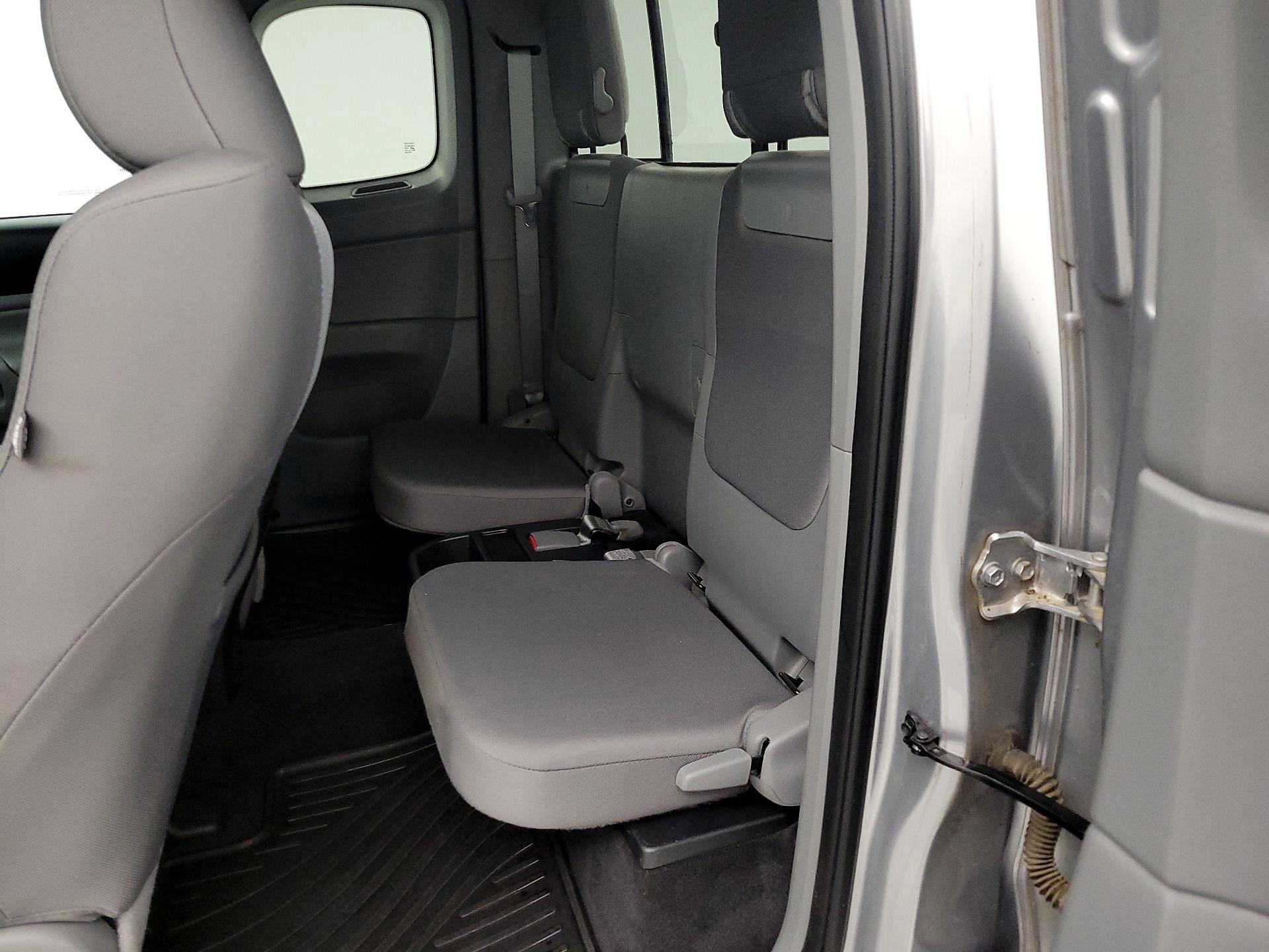 Thumbnail: 2015 Toyota Tacoma - 19