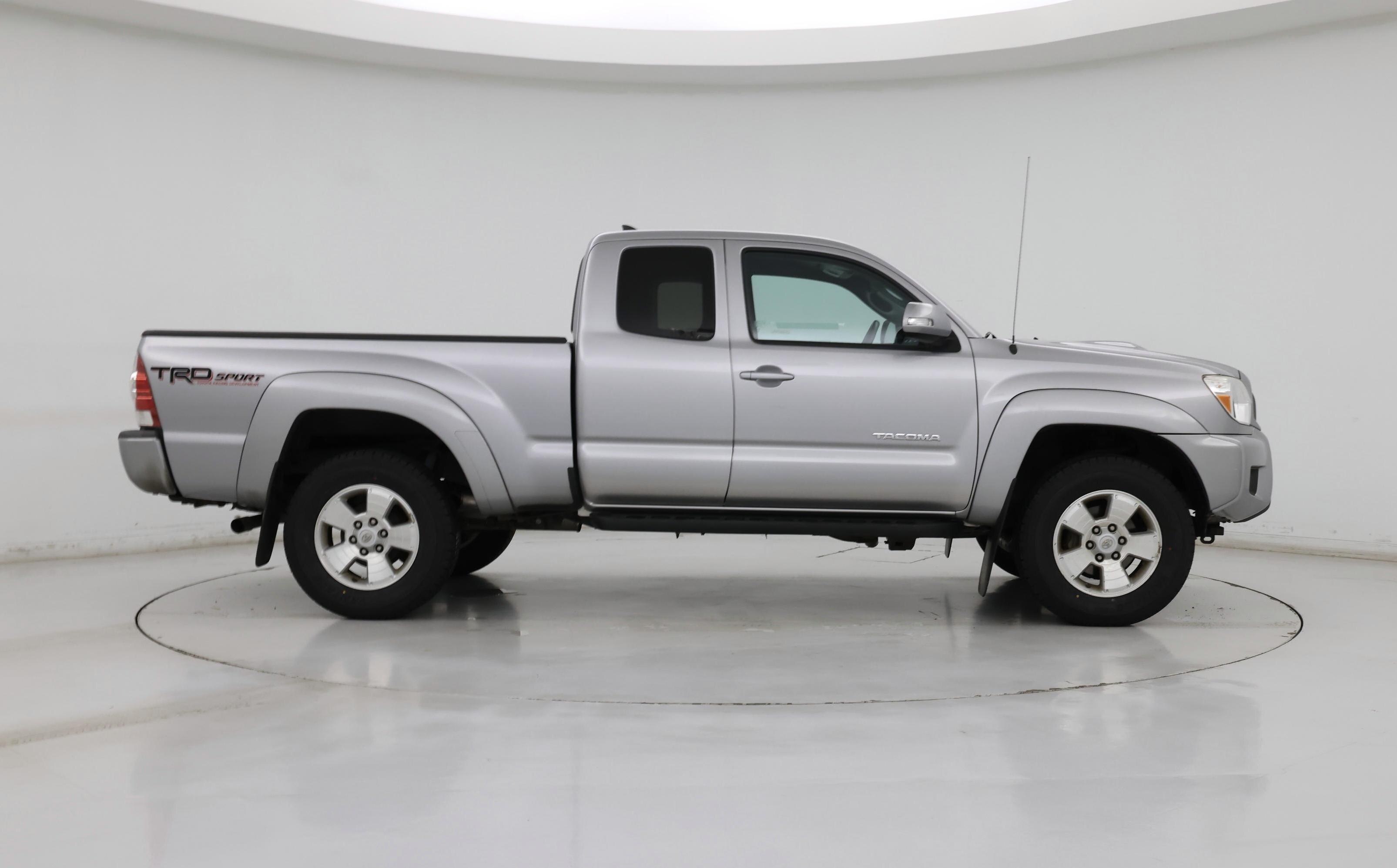 Thumbnail: 2015 Toyota Tacoma - 7