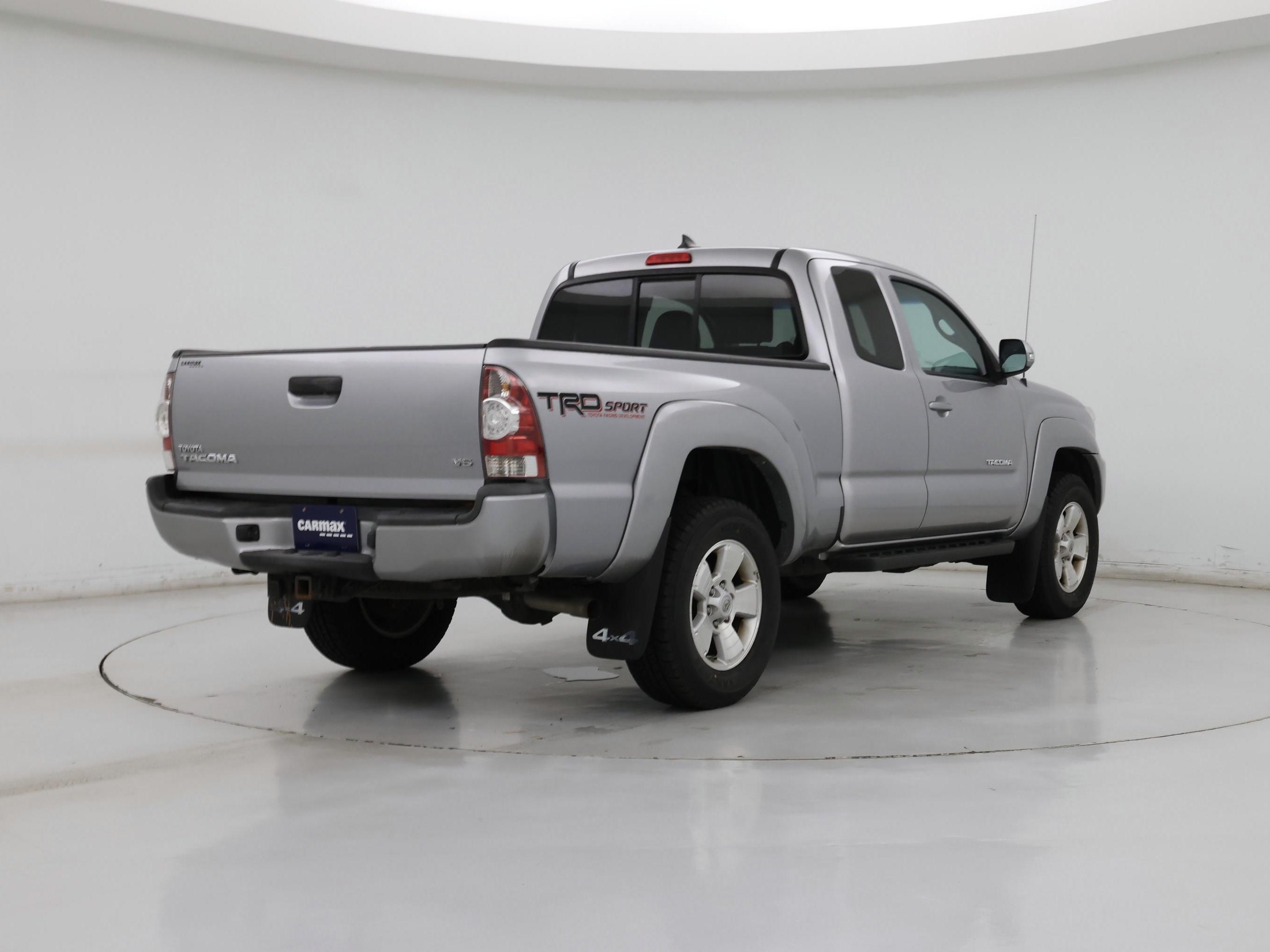 Thumbnail: 2015 Toyota Tacoma - 8