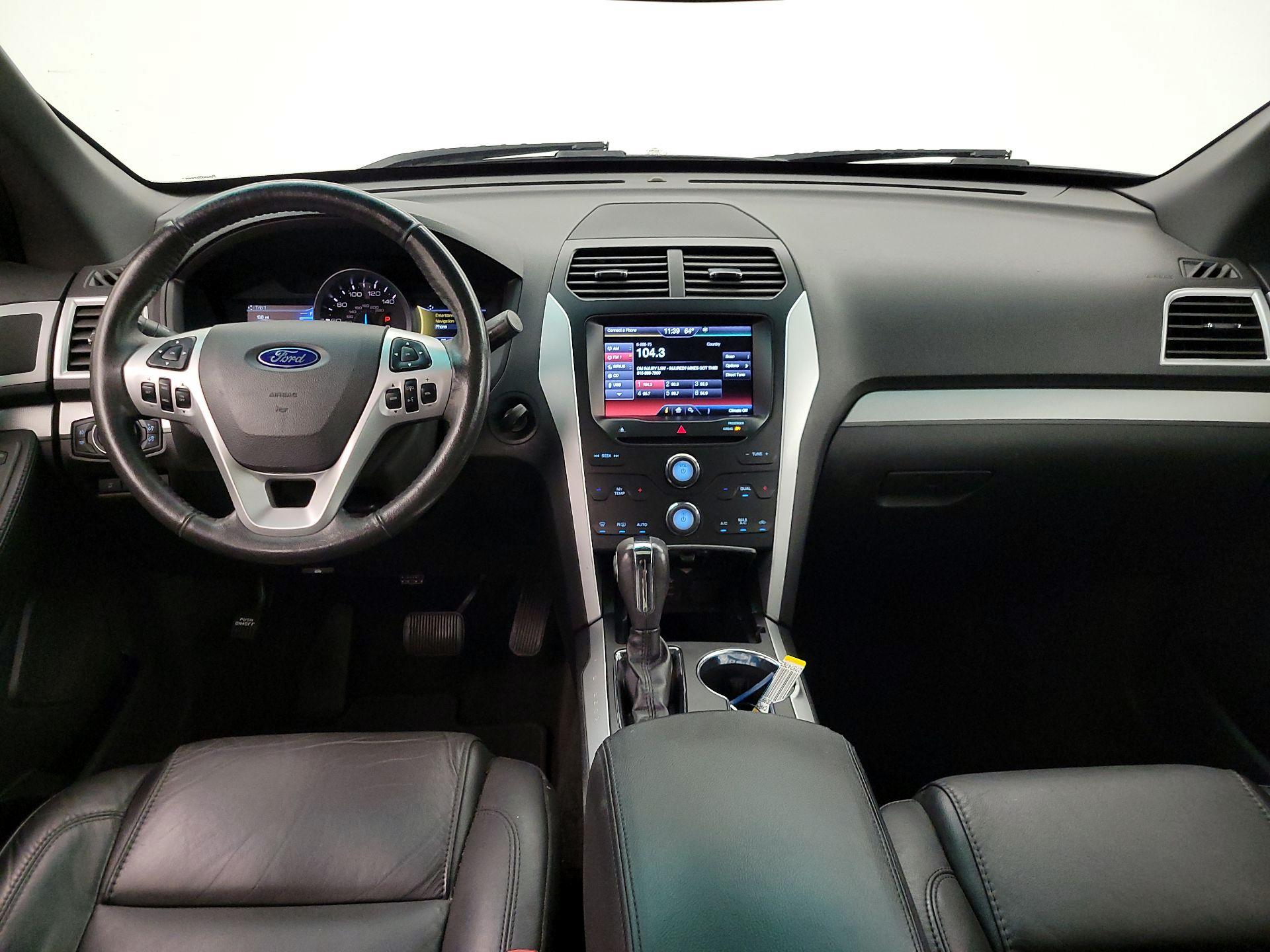 Thumbnail: 2015 Ford Explorer - 9