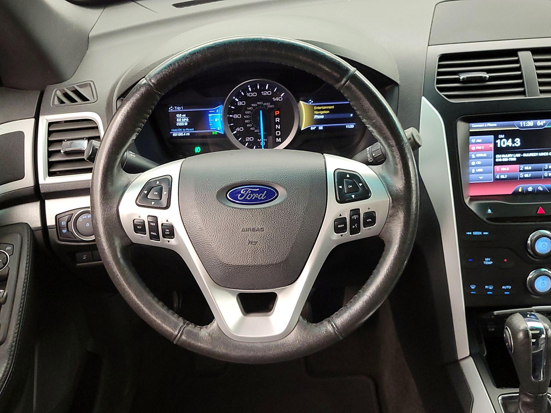 Thumbnail: 2015 Ford Explorer - 10