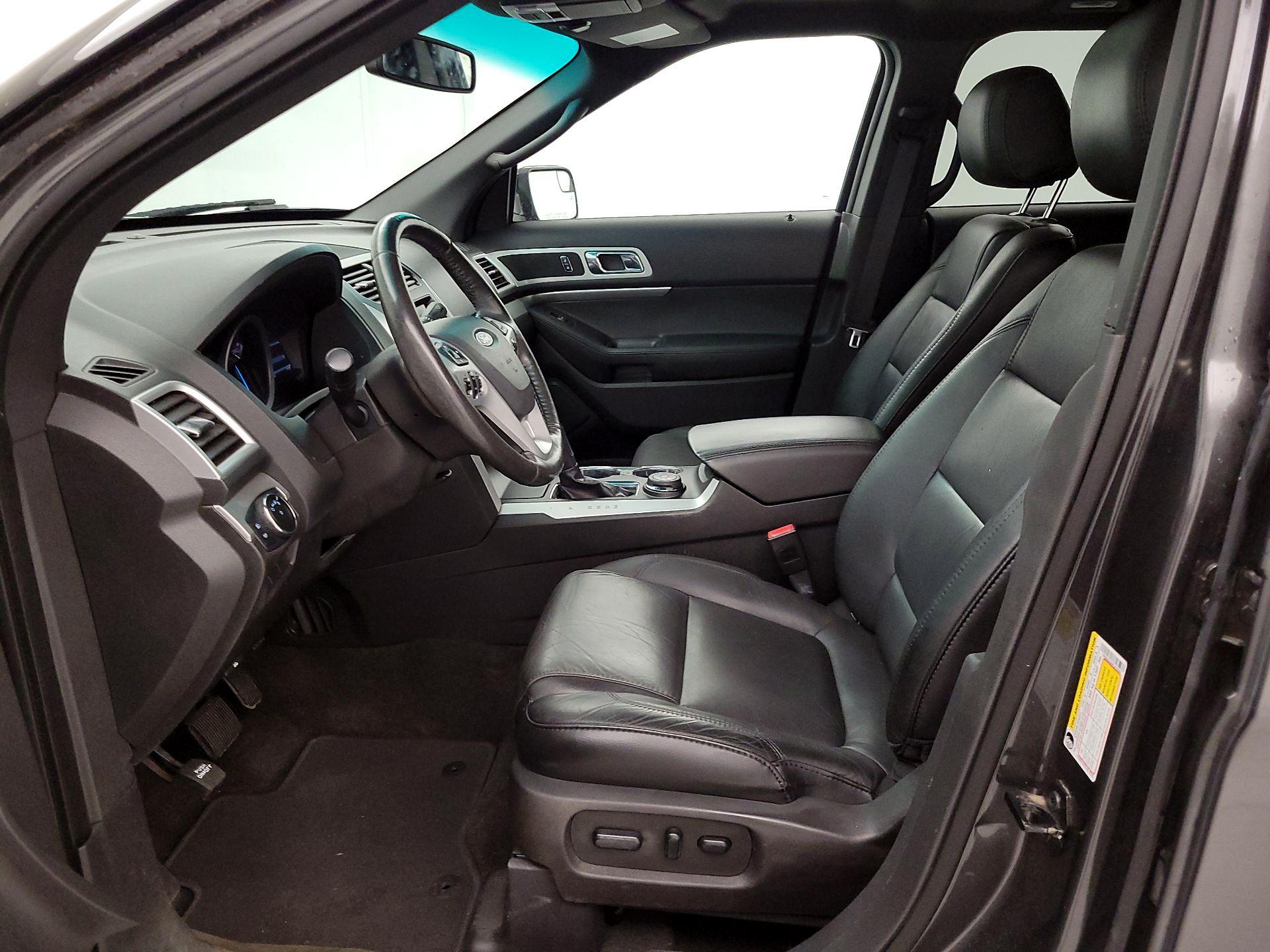 Thumbnail: 2015 Ford Explorer - 11