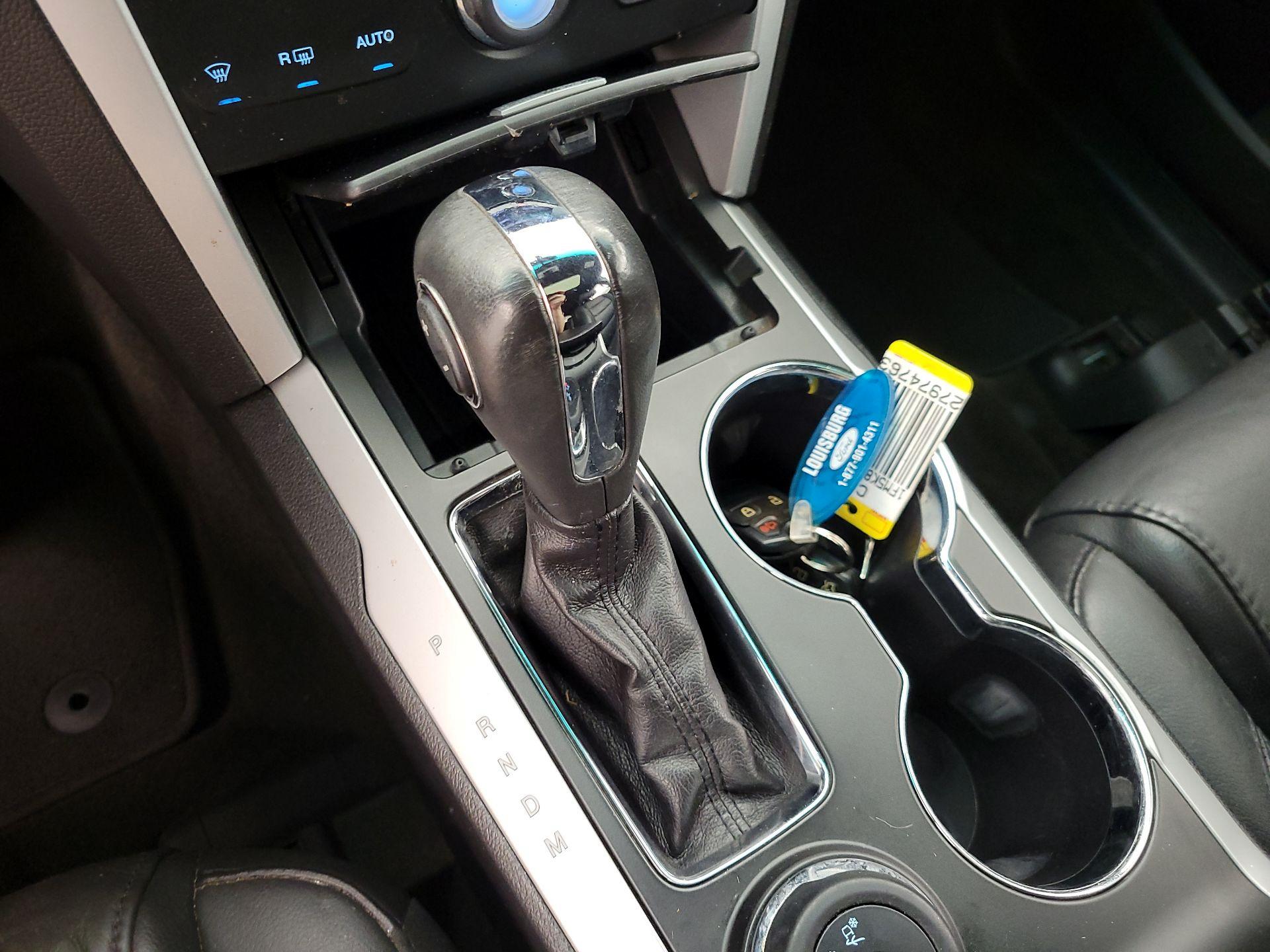 Thumbnail: 2015 Ford Explorer - 17